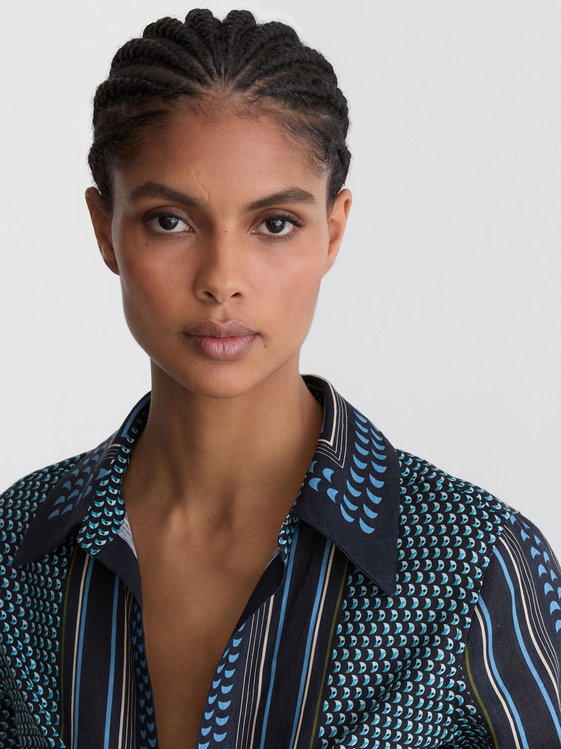 Linen Scarf-Print Tie-Front Shirt in Navy/Ivory - image 4