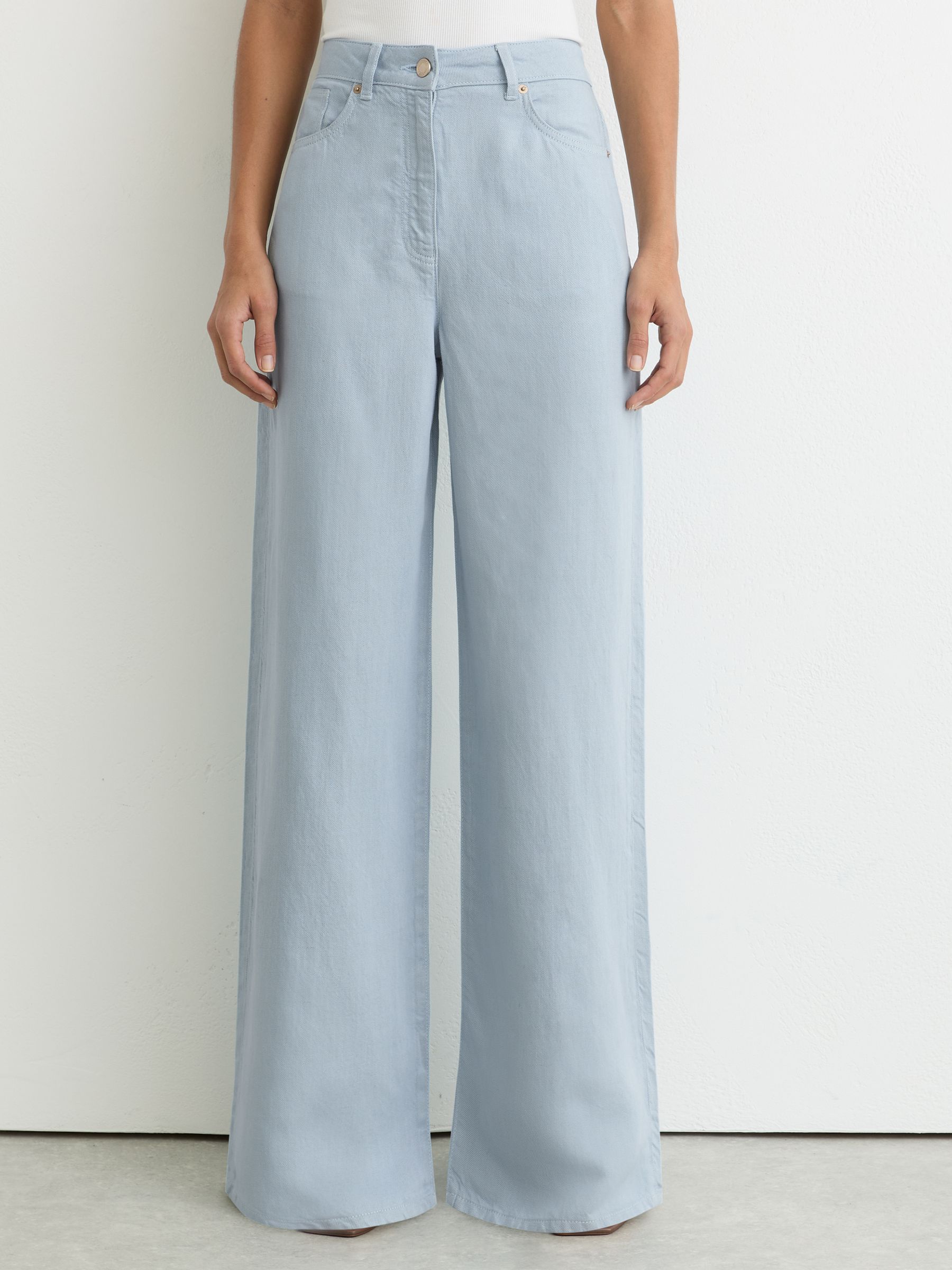 Lyocell-Linen Wide-Leg Trousers in Blue - Image 4 of 6
