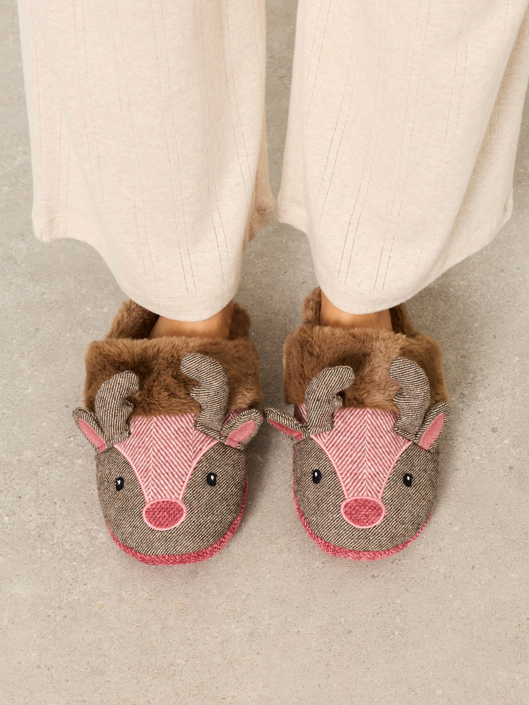 Novelty Red Christmas Reindeer Mule Slippers - Image 2 of 2 Novelty Red Christmas Reindeer Mule Slippers - Image 2 of 2