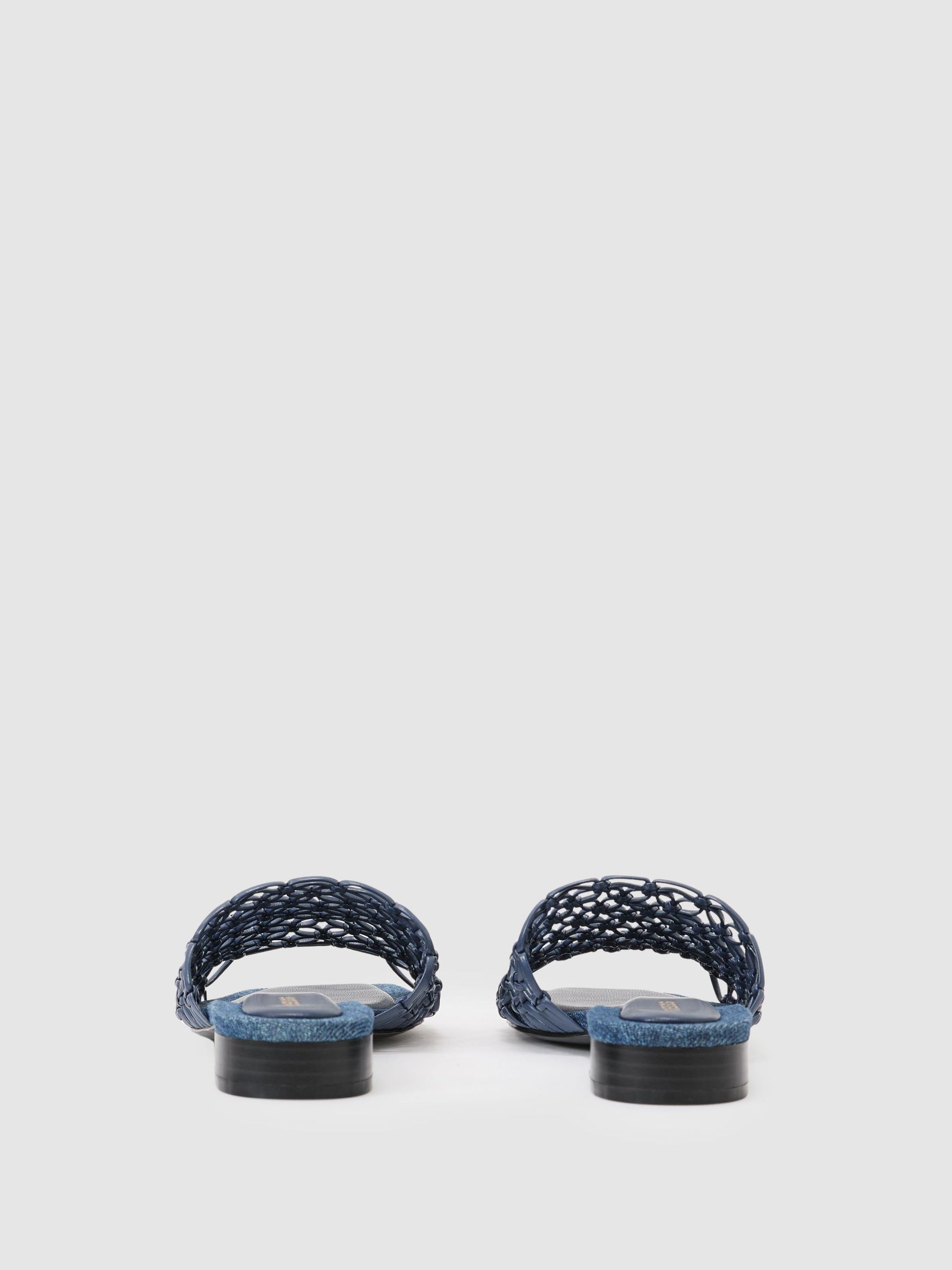 Woven Flat Denim Sandals in Blue - Bild 4 av 5