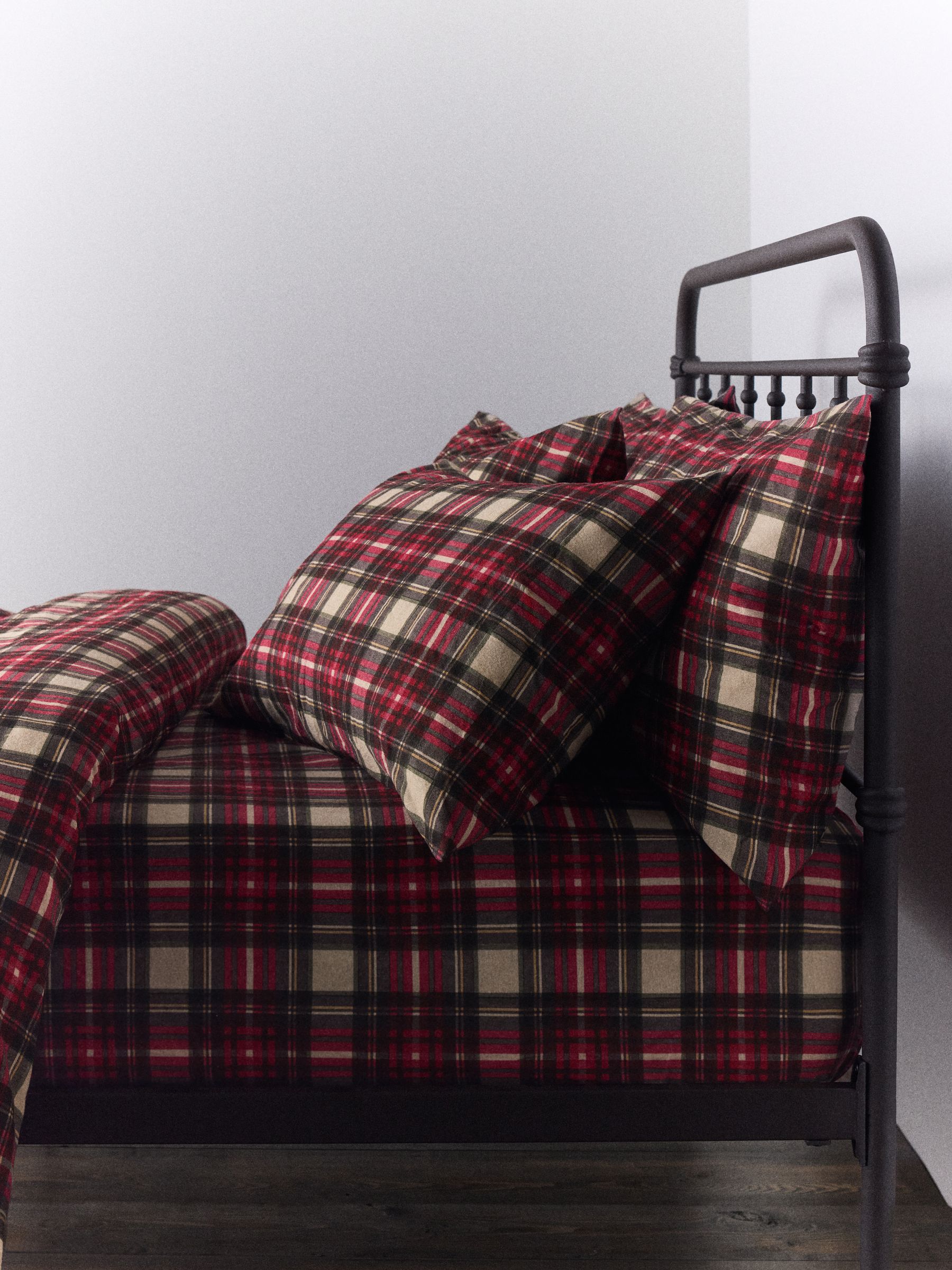 The Set 2 Pack Red Check Cosy Brushed Cotton Bedsets with Fitted Sheets and Extra Pillowcases - Image 3 of 4