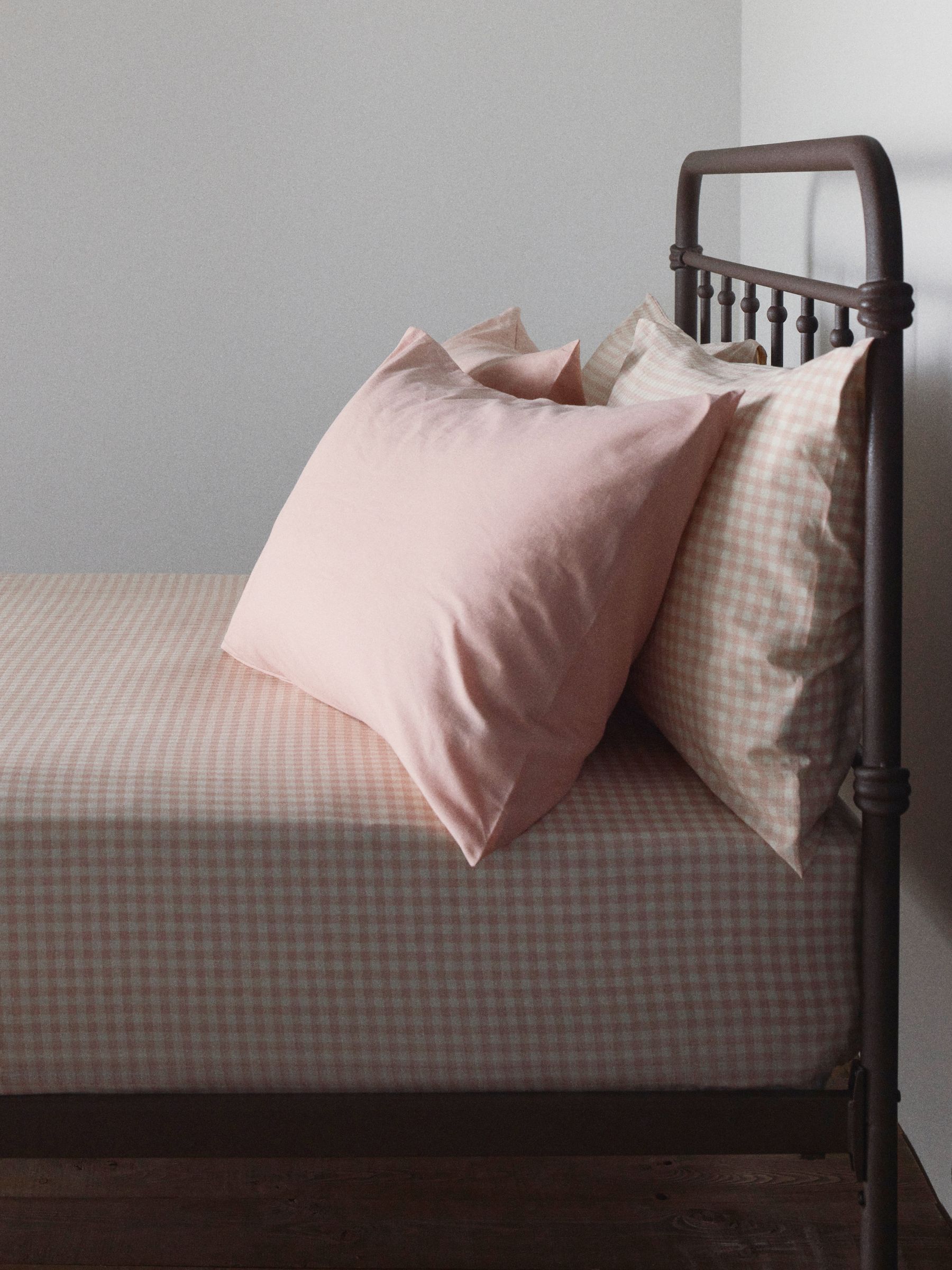 The Set Set of 2 Pink/Gingham Pillowcase and Fitted Sheet - Image 4 of 6