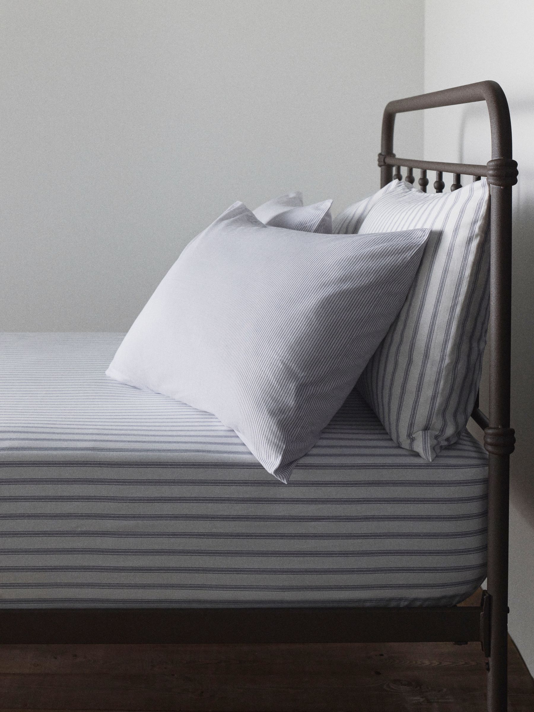The Set Set of 2 Navy Stripe Pillowcase and Fitted Sheet - Image 4 of 6