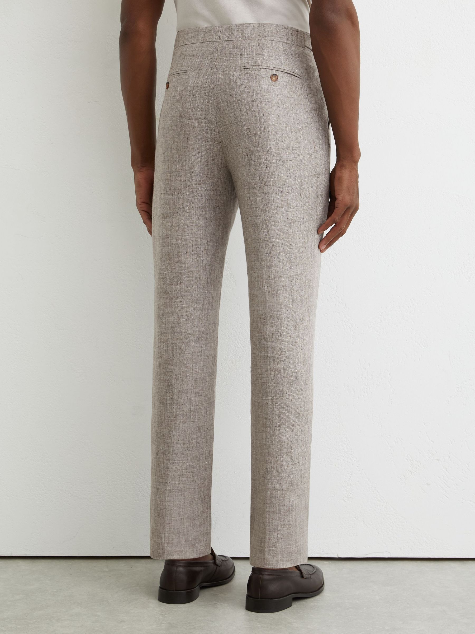 Tailored Fit Linen Suit Trousers in Taupe Brown - Image 5 of 6