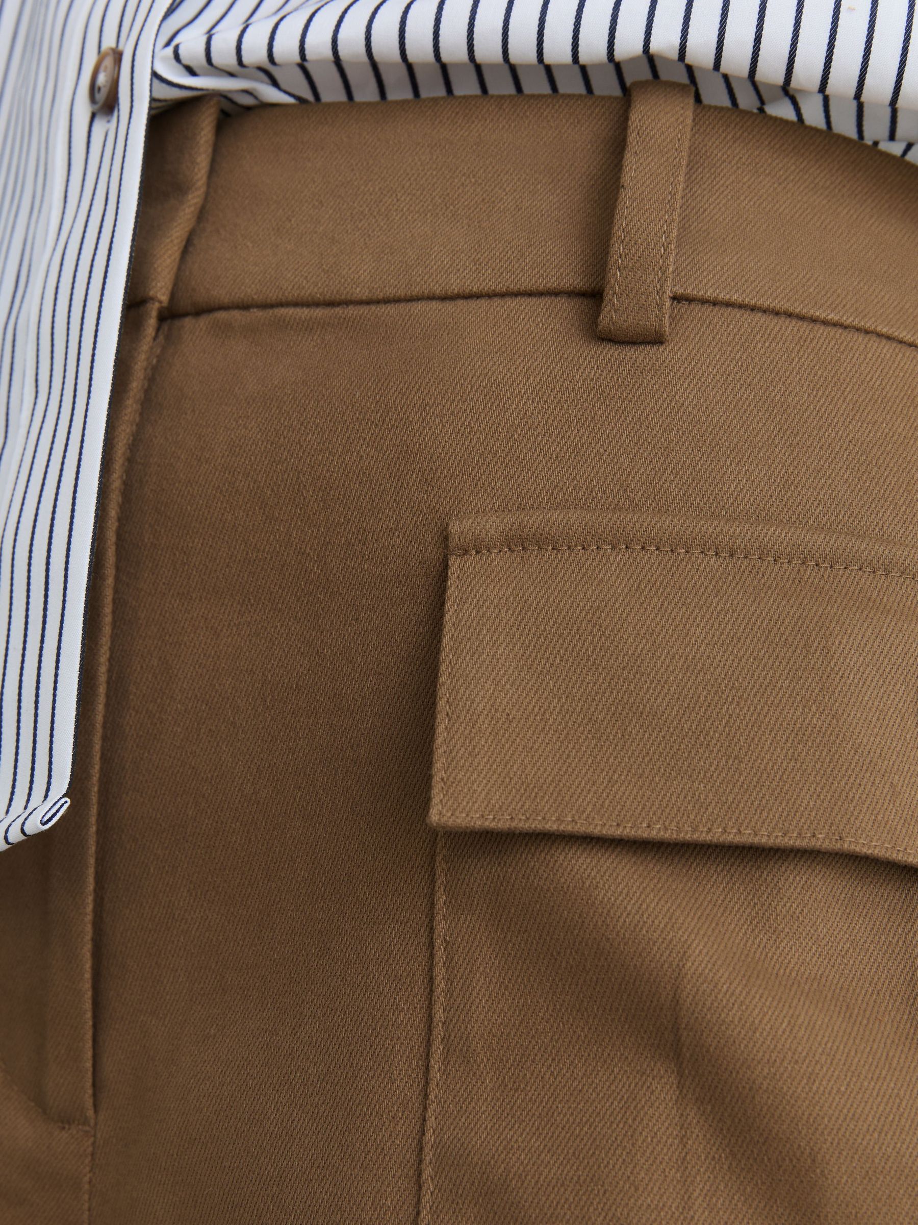 Cotton Twill Flap-Pocket Shorts with Stretch in Taupe Neutral - image 4