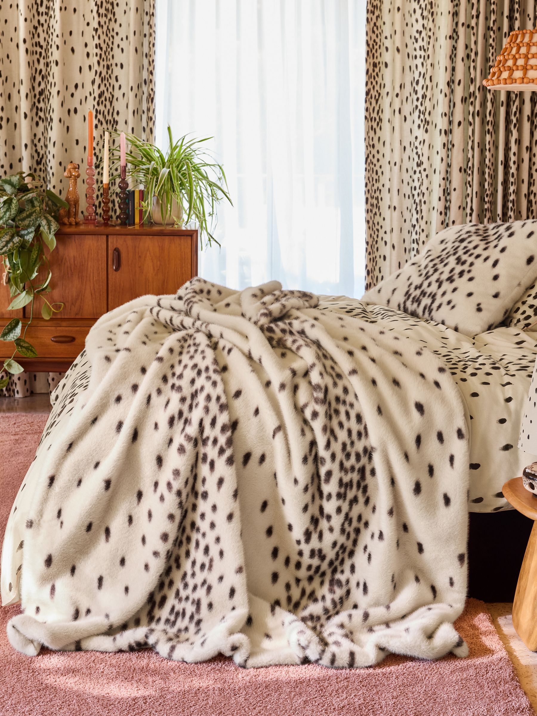 Poodle & Blonde Cream Tottenham Dalmation Spot Faux Fur Throw - Image 1 of 7
