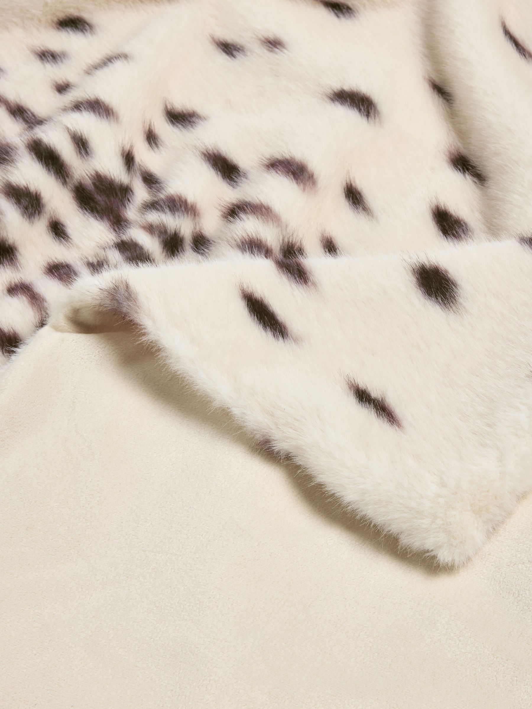 Poodle & Blonde Cream Tottenham Dalmation Spot Faux Fur Throw - Image 7 of 7