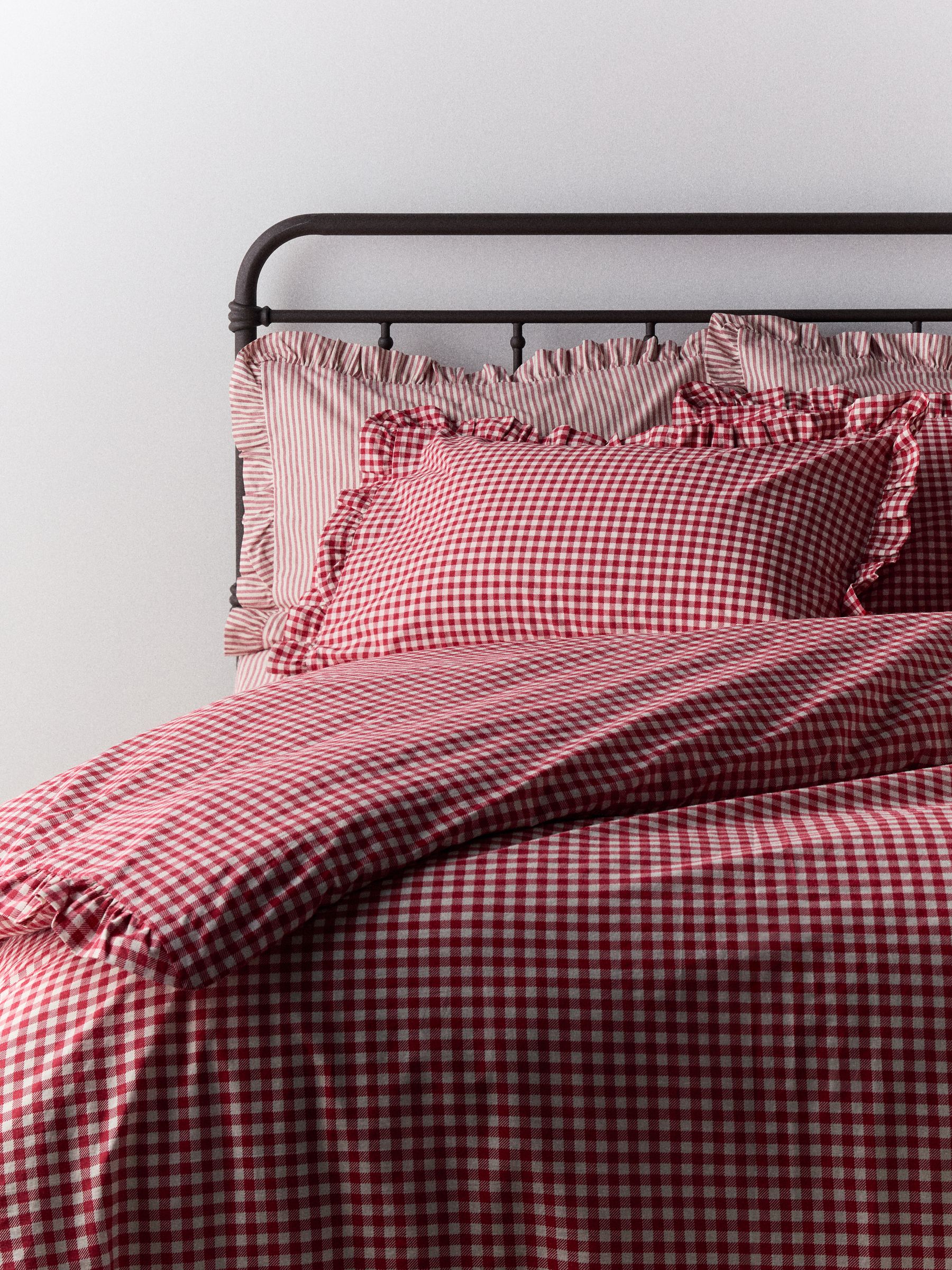 The Set 8 Piece Red Stripe/Gingham Frill Duvet Cover and Pillowcase Set with Fitted Sheets - Image 3 of 4