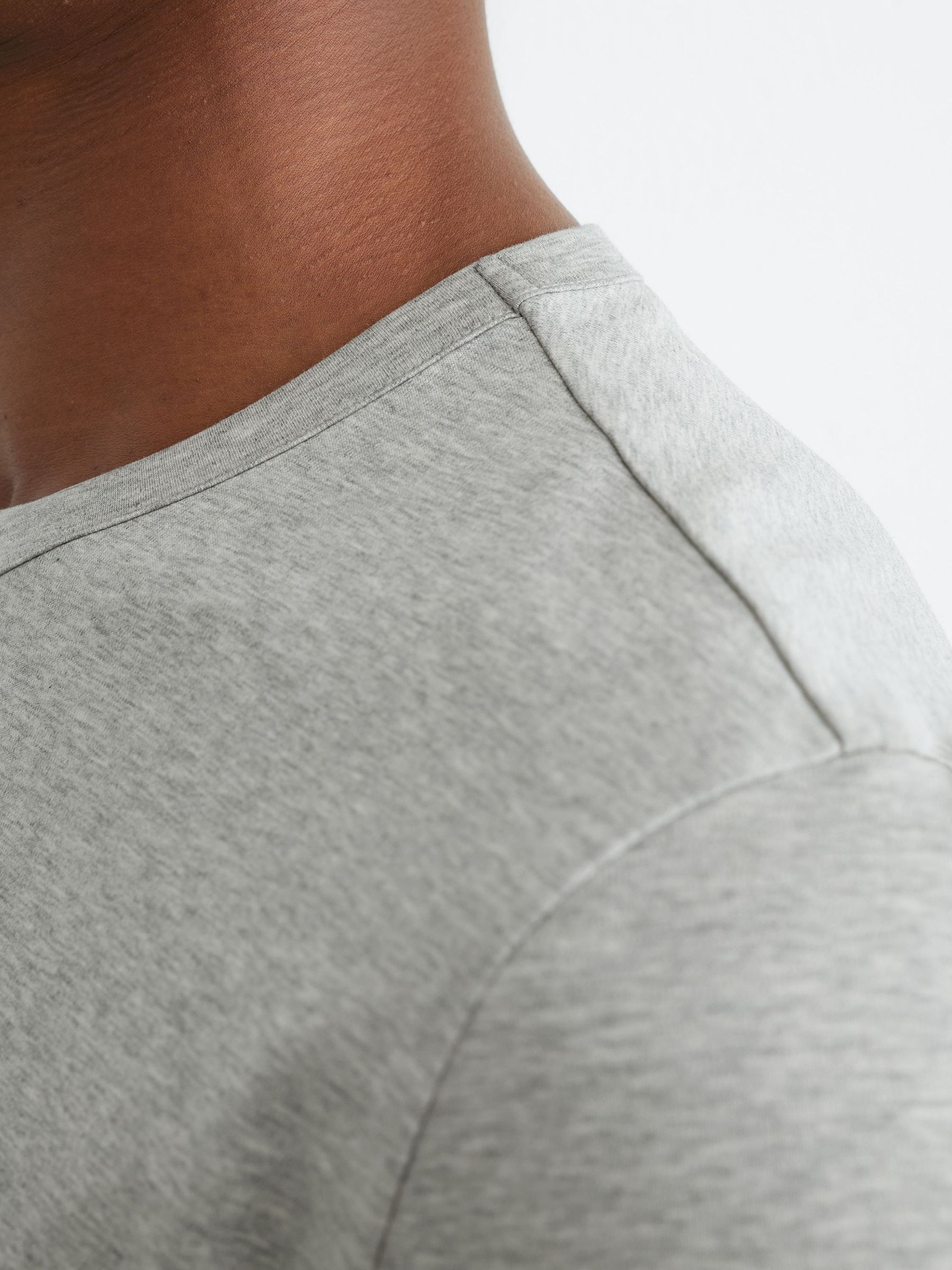 Air-Water Cotton Tailored-Fit T-Shirt in Grey Marl - صورة 5 من 7