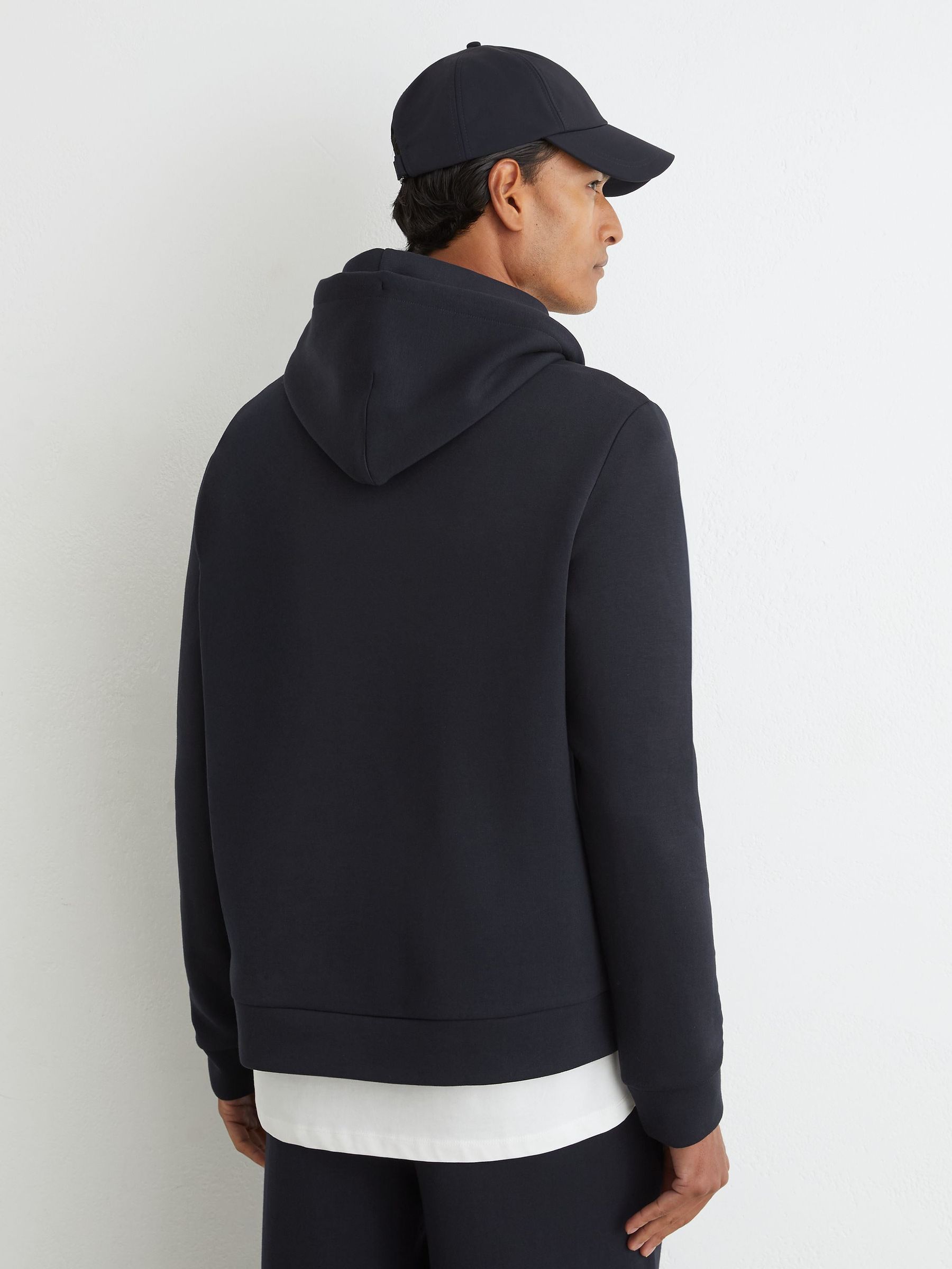 Premium Interlock Hoodie in Navy - Obrázek 5 z 6