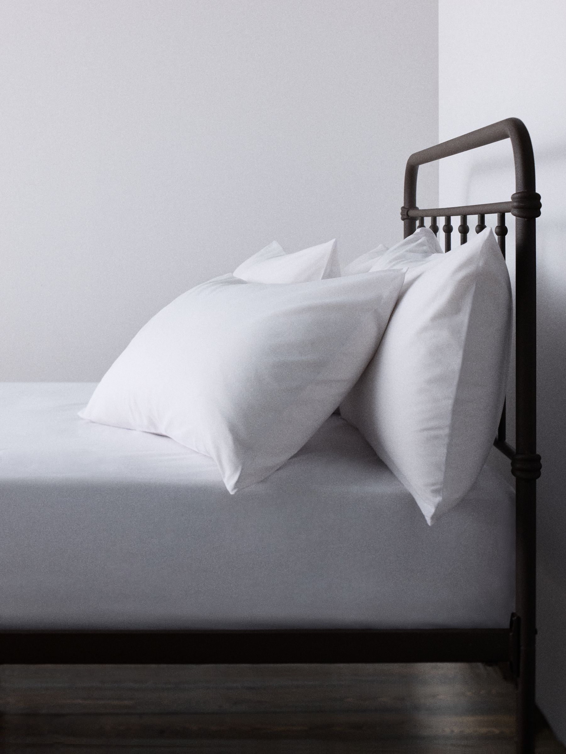 The Set 4 Pack White Fitted Sheets with Pillowcases - Image 1 of 4