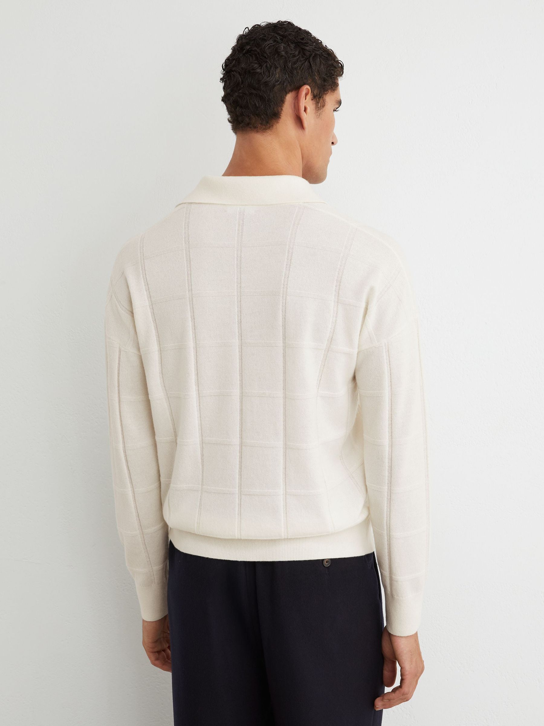 Wool Square-Textured Open-Collar Polo Jumper in White - 圖片 4/6