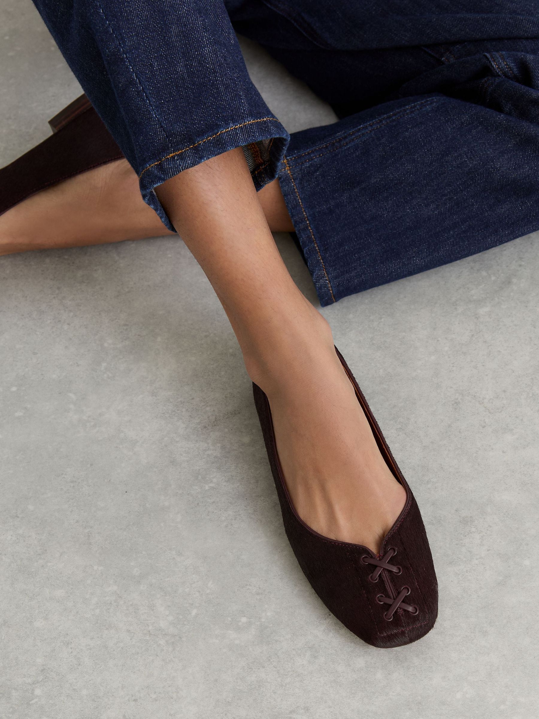 Reiss Adrianna Pony Hair-Effect Leather Lace-Up Ballet Flats - صورة 4 من 6