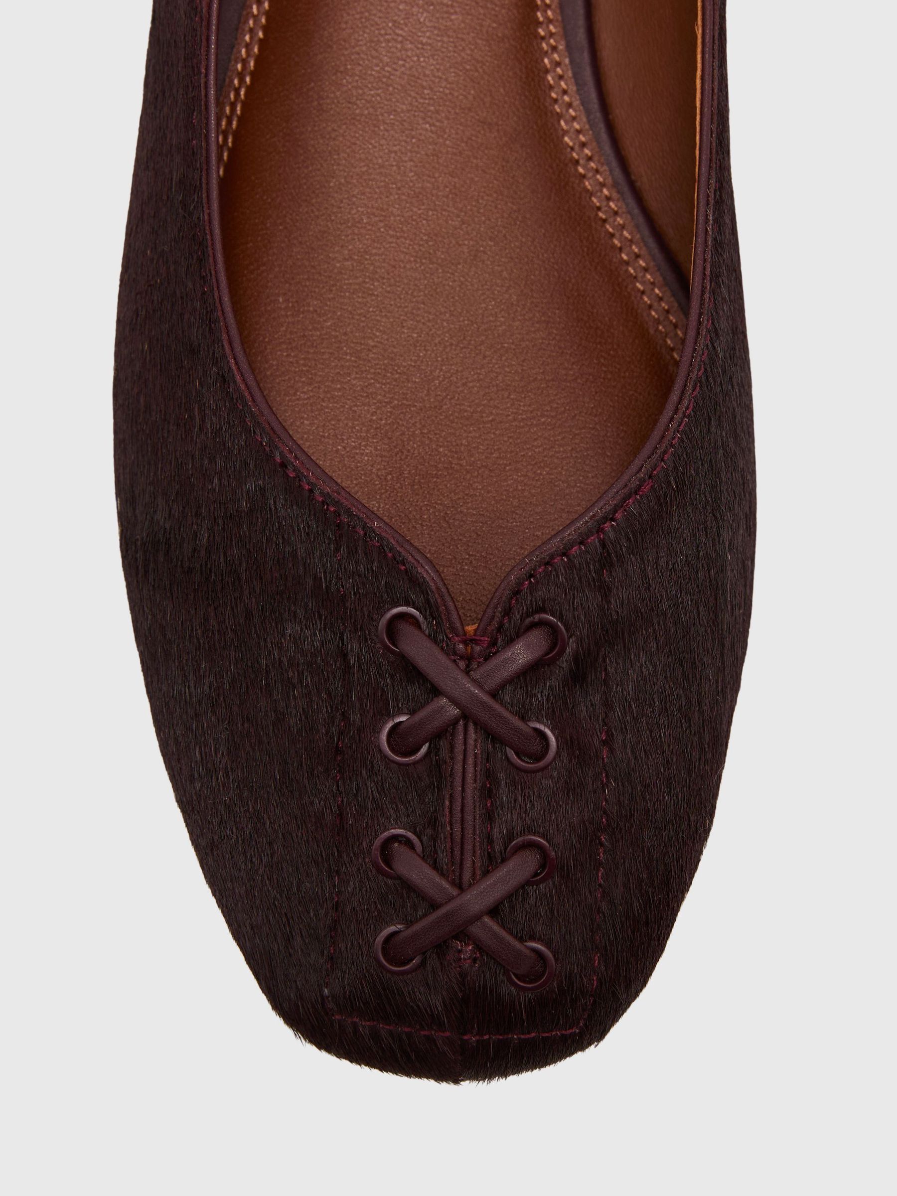 Reiss Adrianna Pony Hair-Effect Leather Lace-Up Ballet Flats - صورة 6 من 6