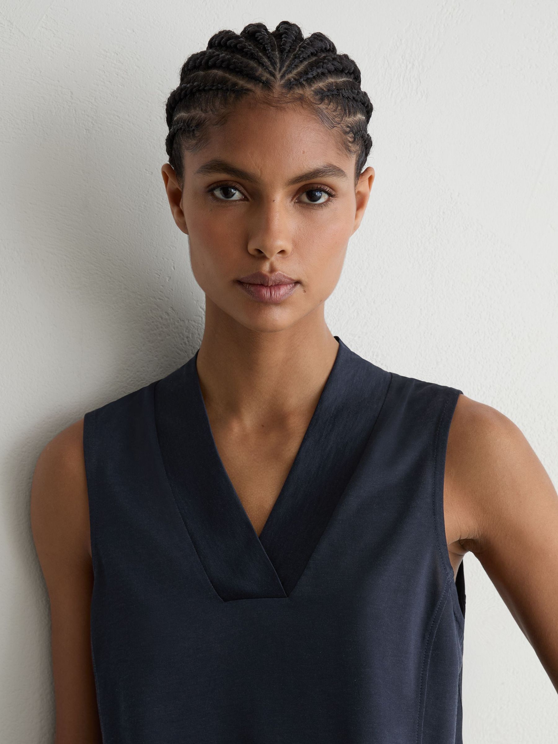 Jersey V-Neck Vest in Navy - Image 3 of 6