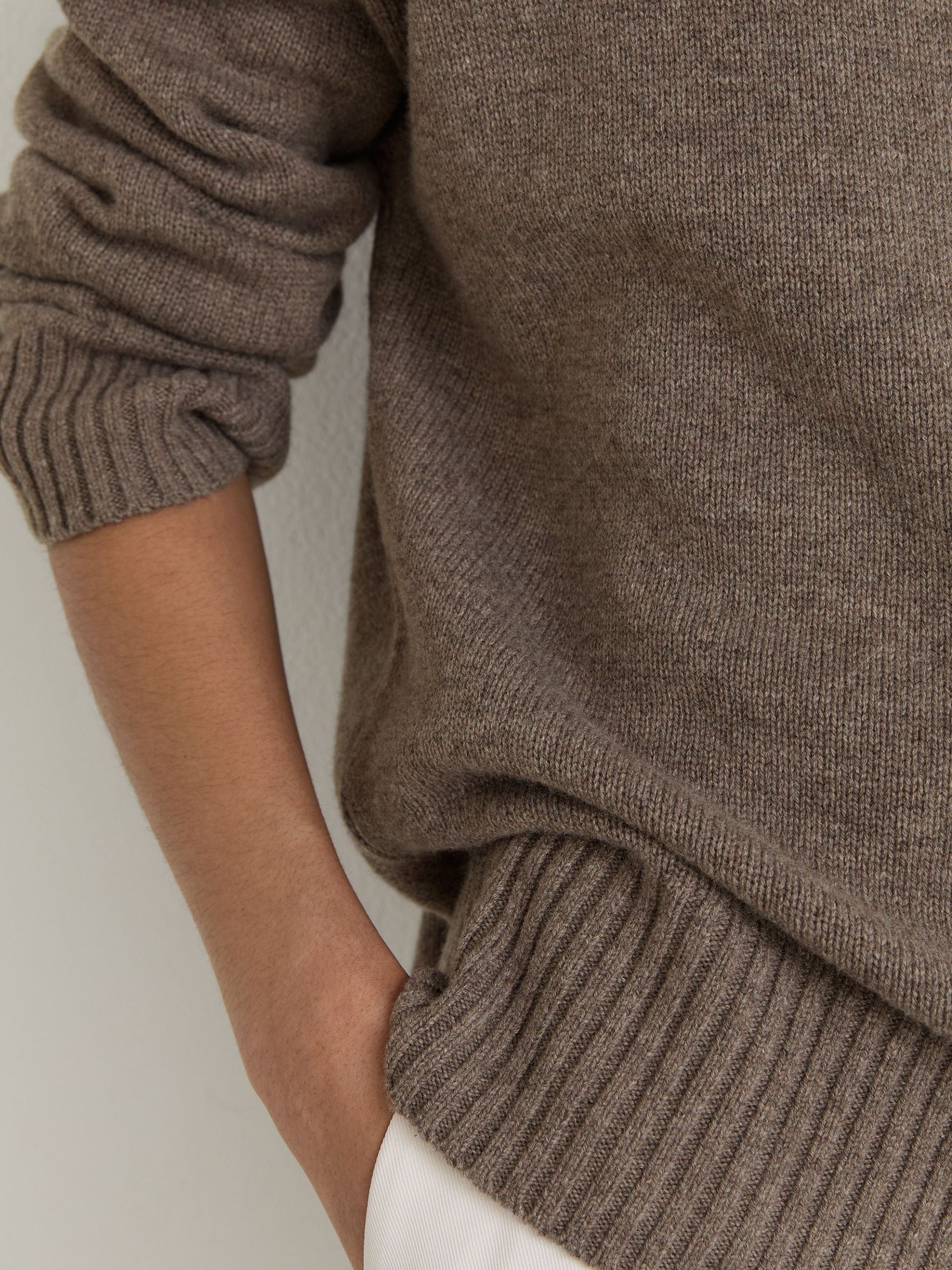 Wool-Cashmere Crew-Neck Raglan Jumper in Dark Neutral - Image 6 of 8