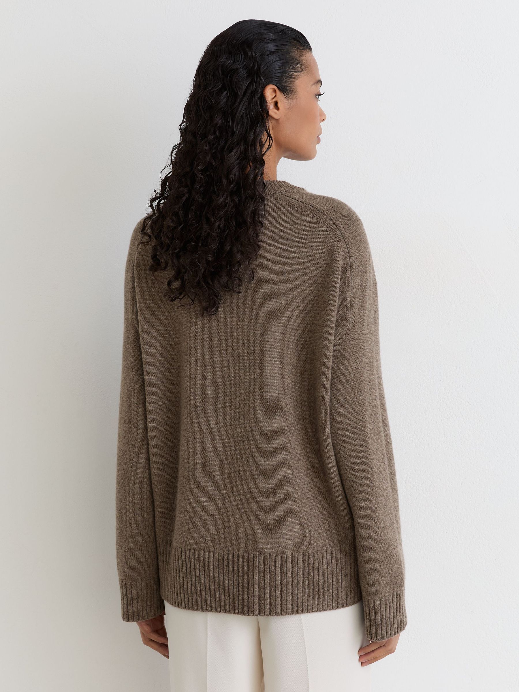 Wool-Cashmere Crew-Neck Raglan Jumper in Dark Neutral - Image 7 of 8