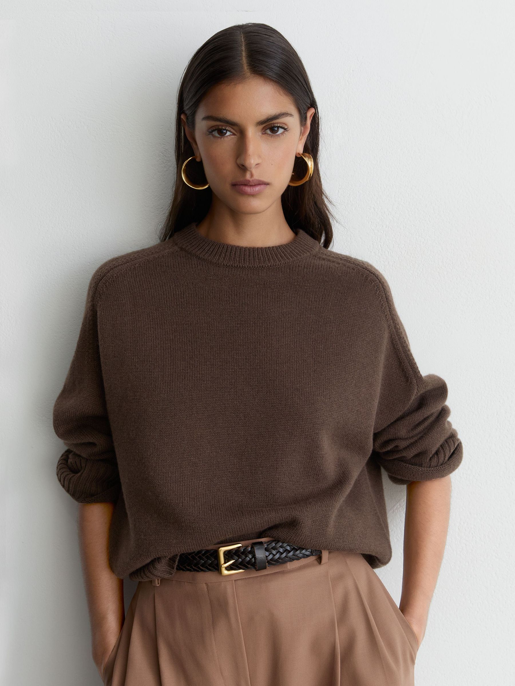 Pull raglan à col rond en laine et cachemire couleur bordeaux marron moka - Image 6 de 7