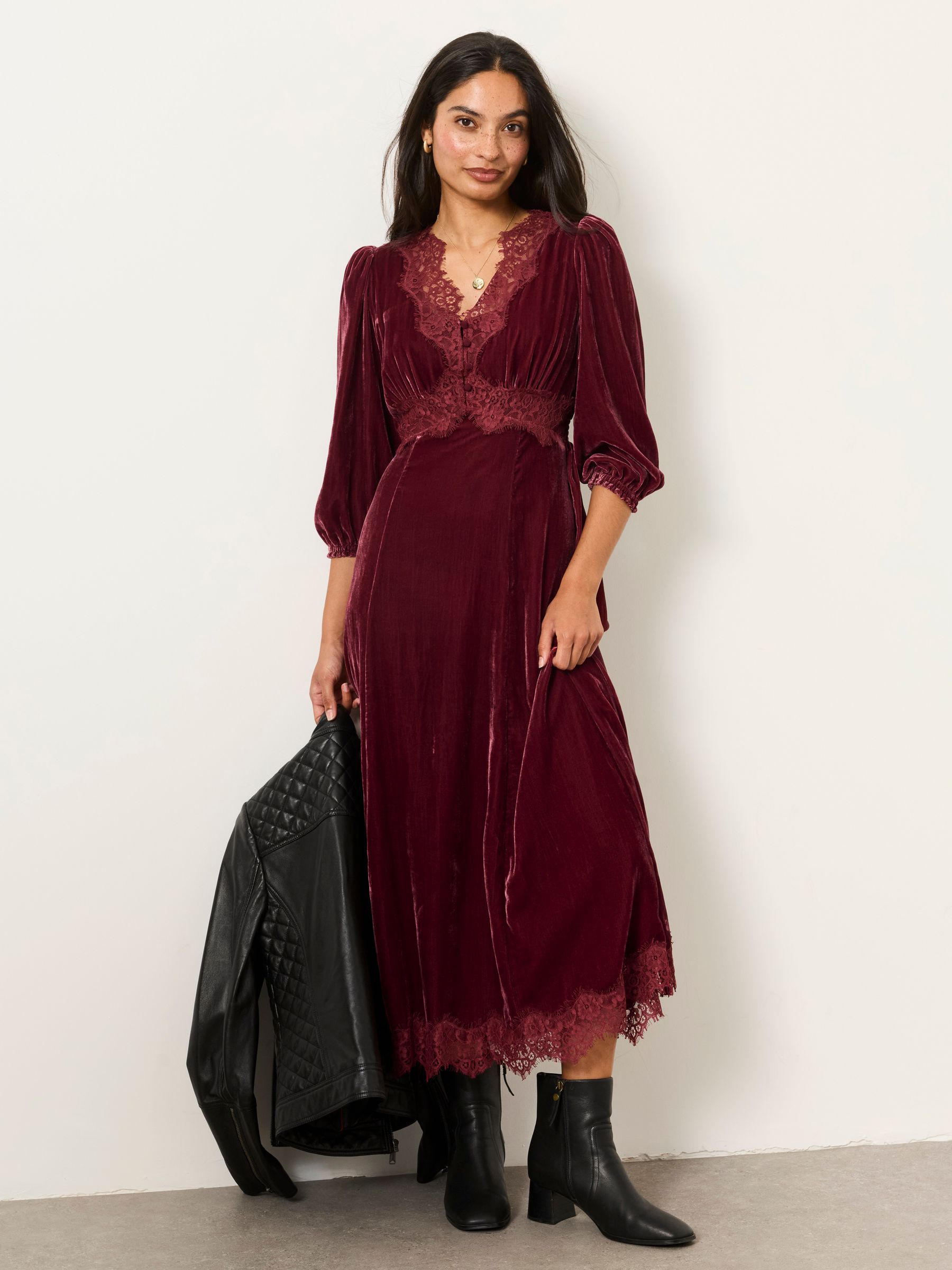 Libby Rose Pink Velvet Midi Dress - Image 4 of 6