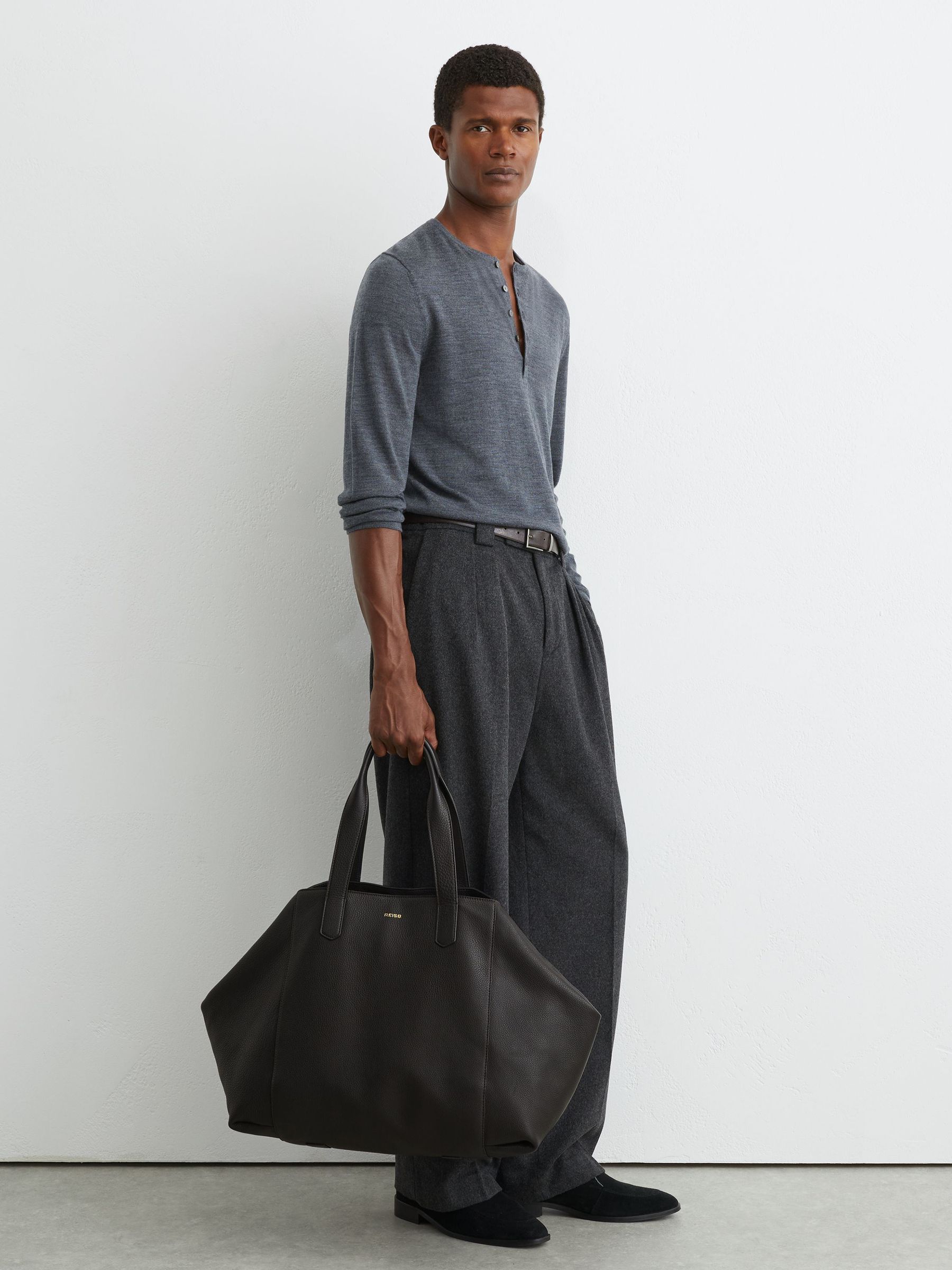Grained Leather Large Tote Bag in Dark Brown - Bild 1 von 6