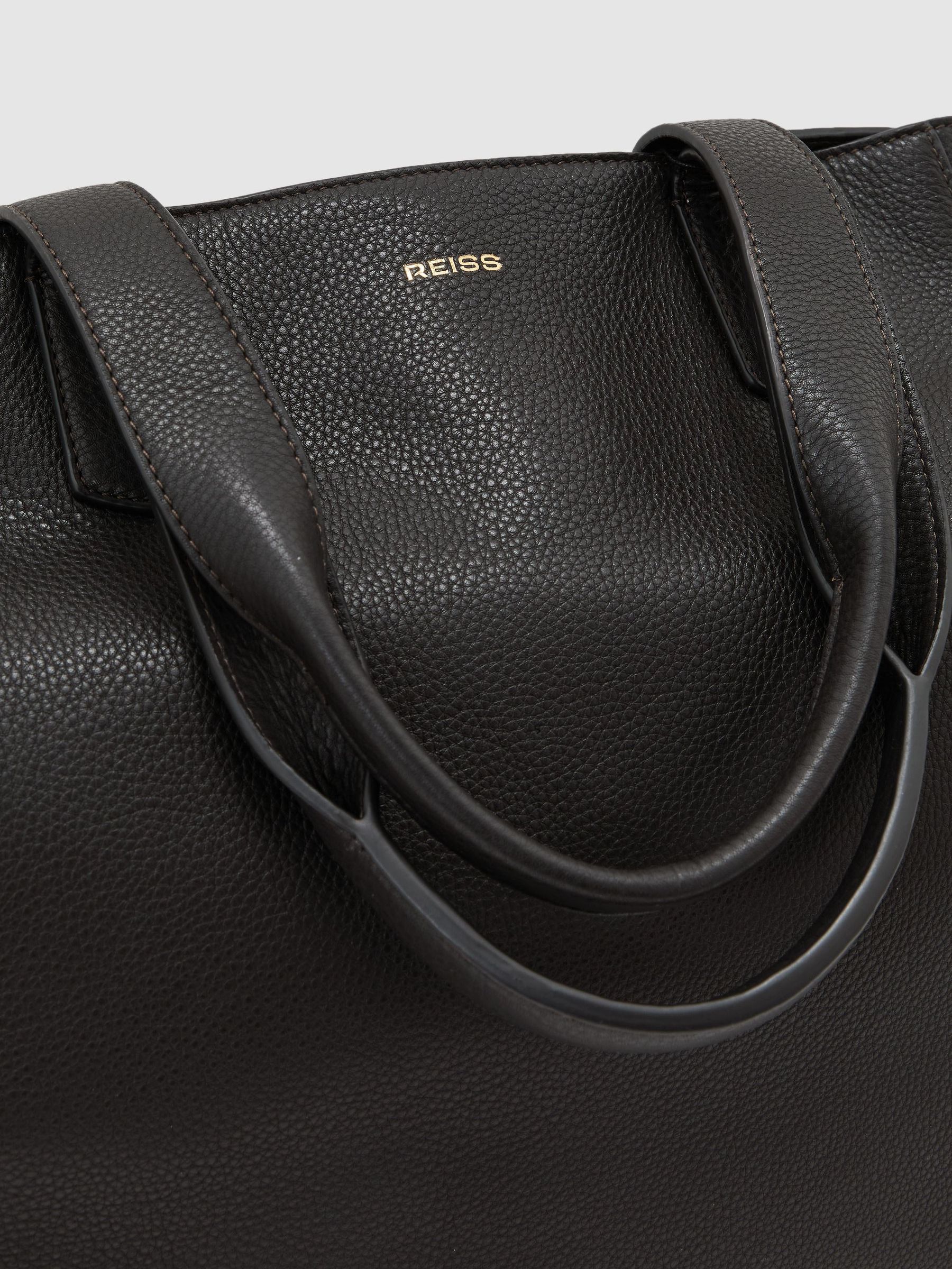 Grained Leather Large Tote Bag in Dark Brown - Bild 5 von 6