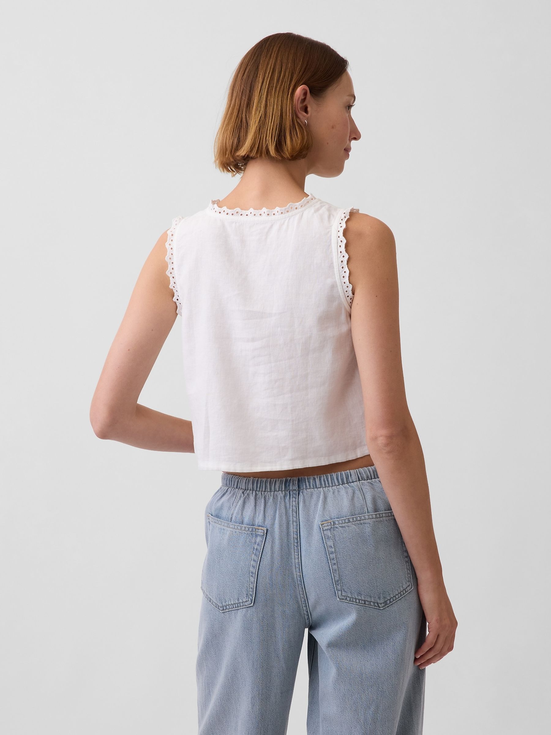 White Linen-Blend Embroidered Crop Shell Vest - Image 2 of 4
