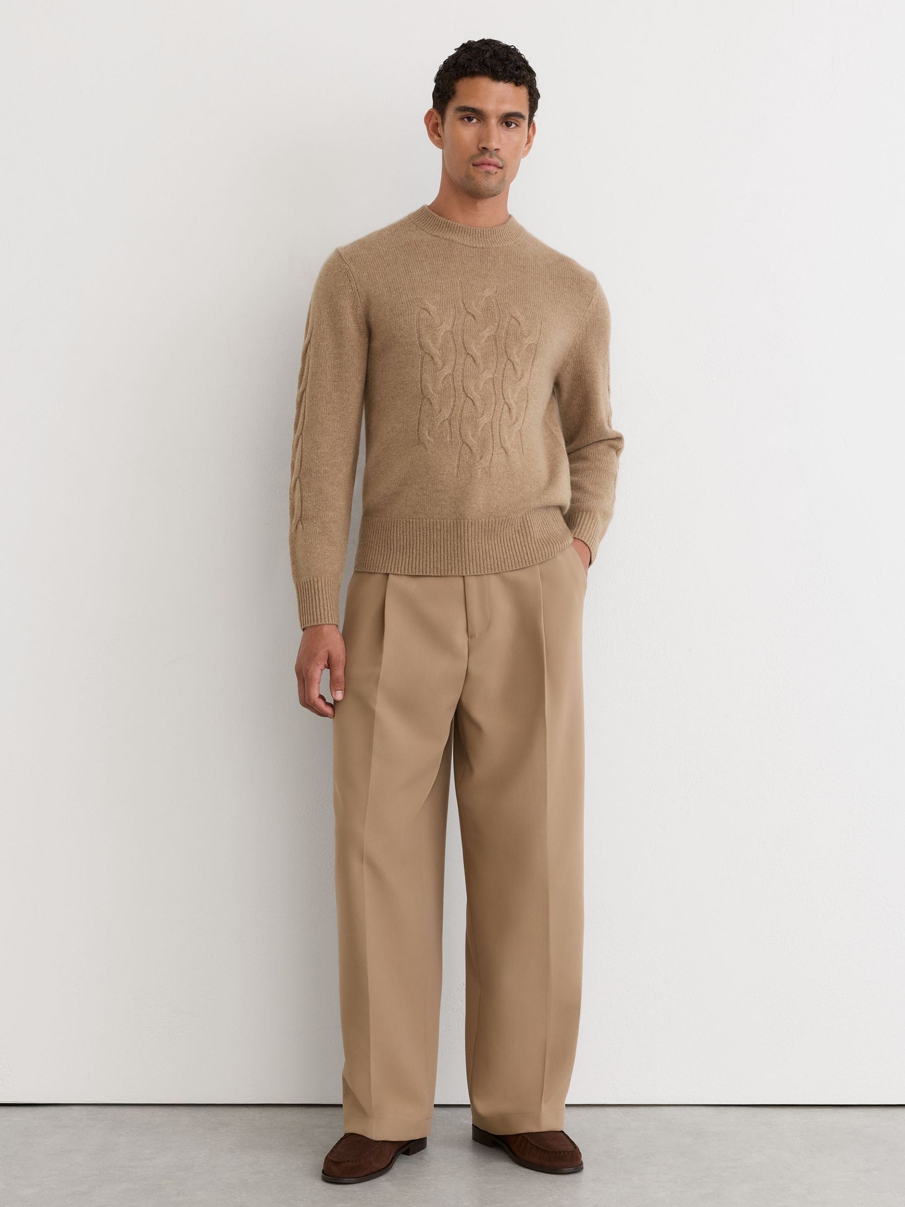 100% Cashmere Cable Knit-Detail Jumper in Camel - Image 7 of 8