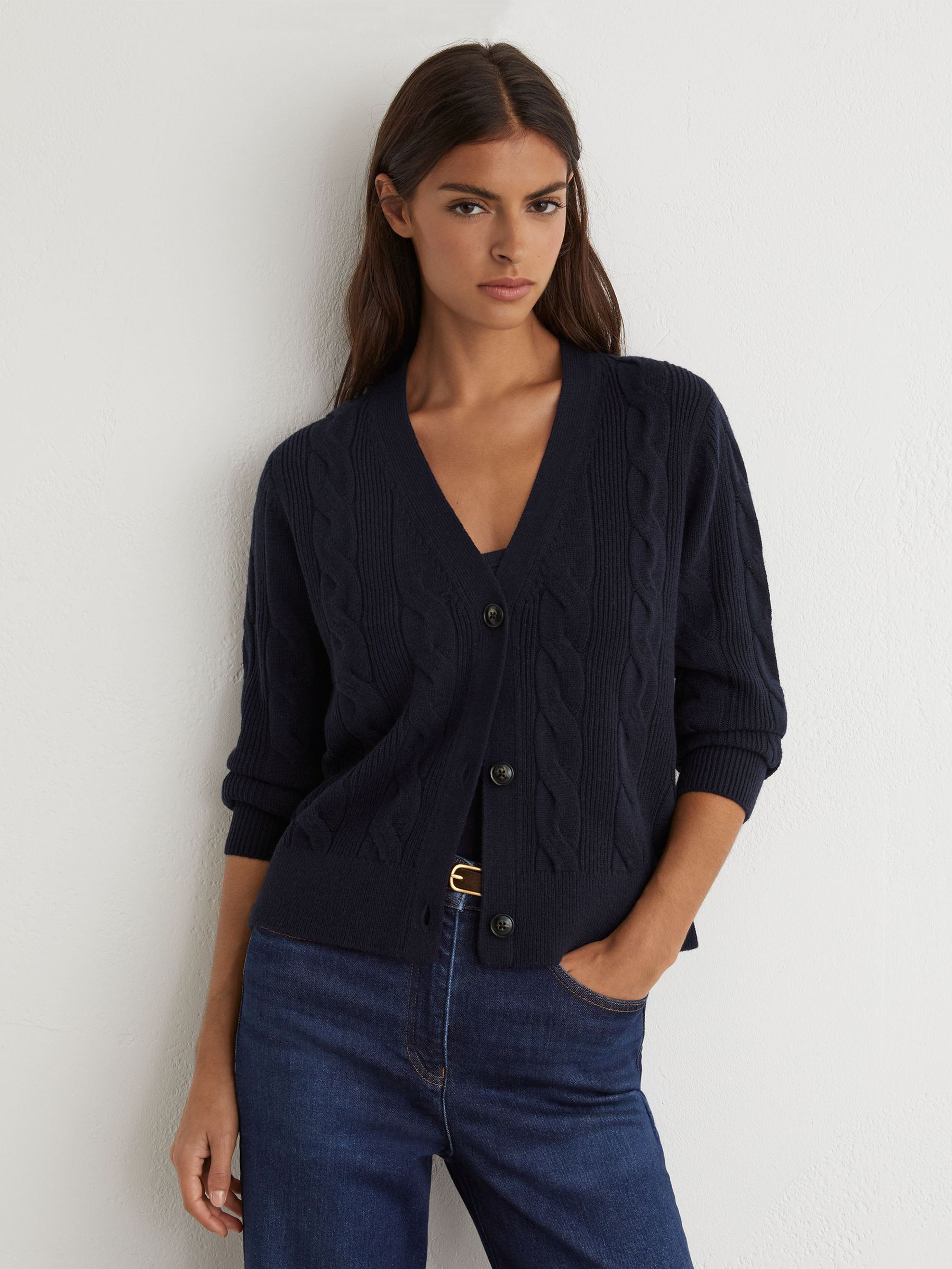 Wool-Cashmere Cable-Knit Cardigan in Navy - Billede 1 af 6