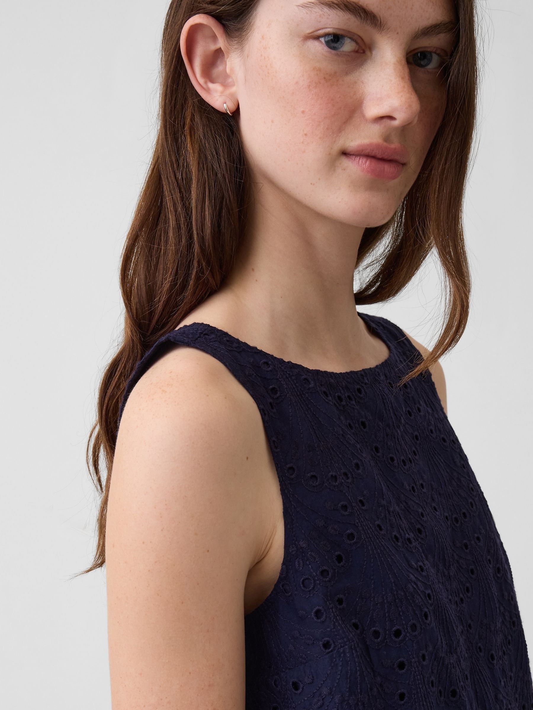 Navy Eyelet Crop Shell Vest - Image 4 of 4 Navy Eyelet Crop Shell Vest - Image 4 of 4