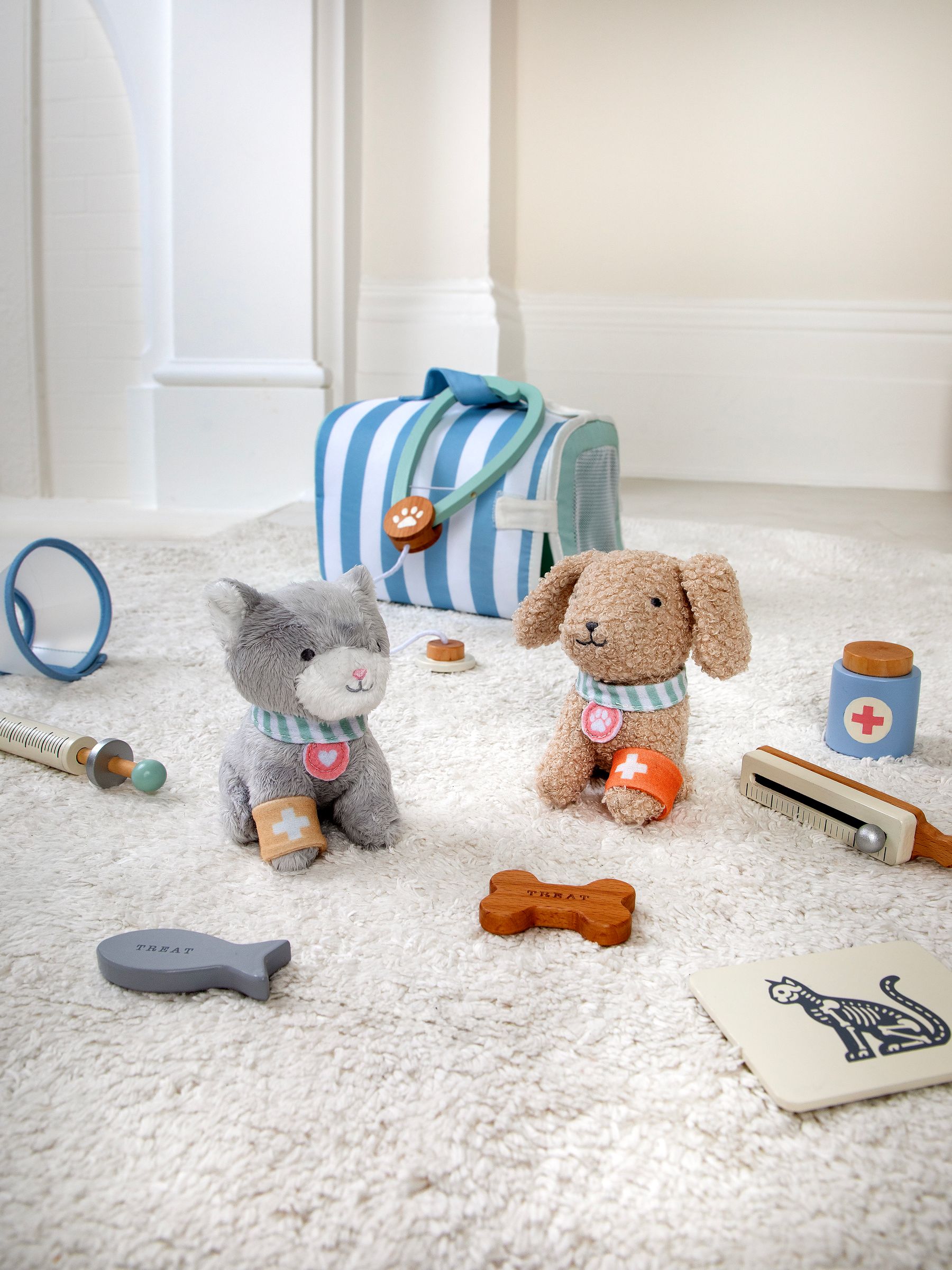 Vet Accessories Playset - Image 2 of 4