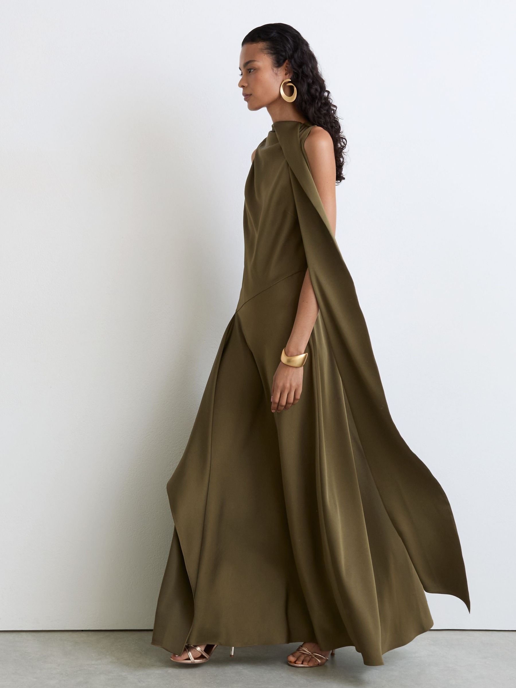 Maxikleid aus Satin mit Cape-Detail in Khakigrün - Bild 5 von 6