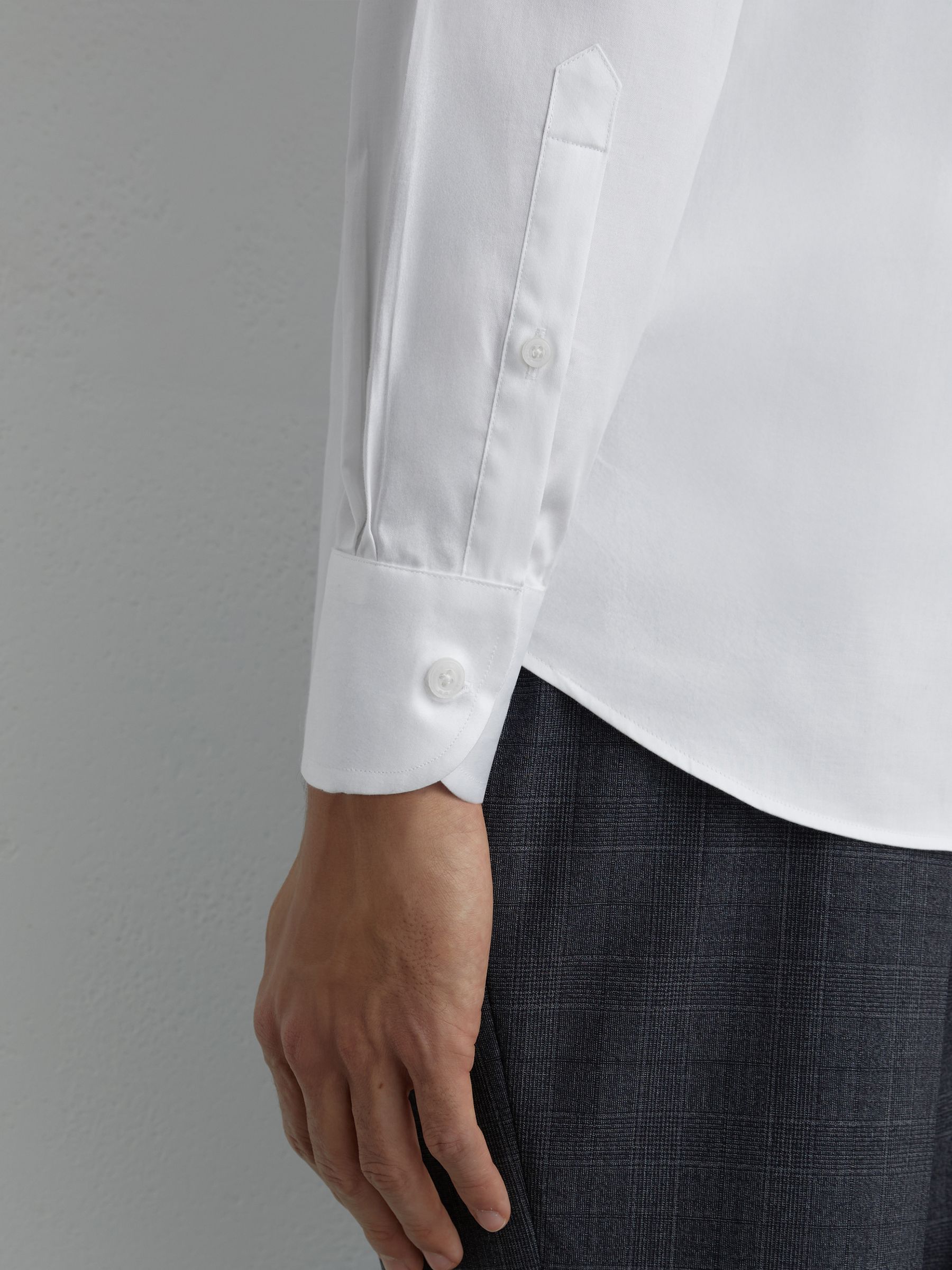 Stretch-Cotton Regular-Fit Shirt in White - Image 5 of 7