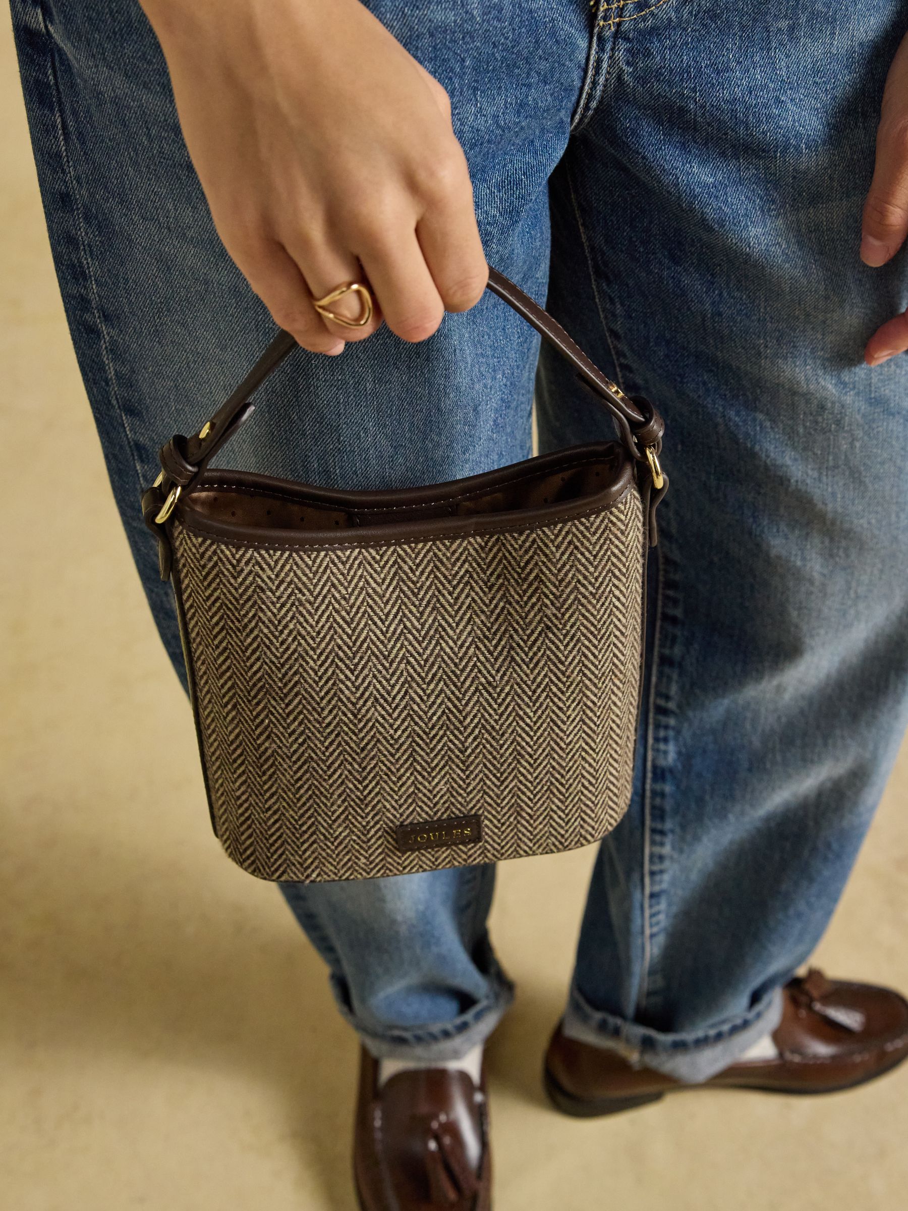 Neutral Herringbone Bucket Bag - Image 5 of 9