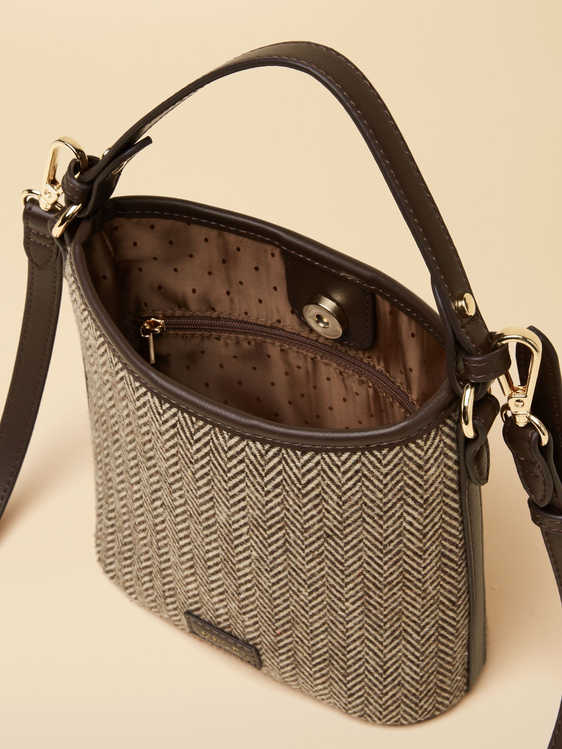 Neutral Herringbone Bucket Bag - Image 8 of 9