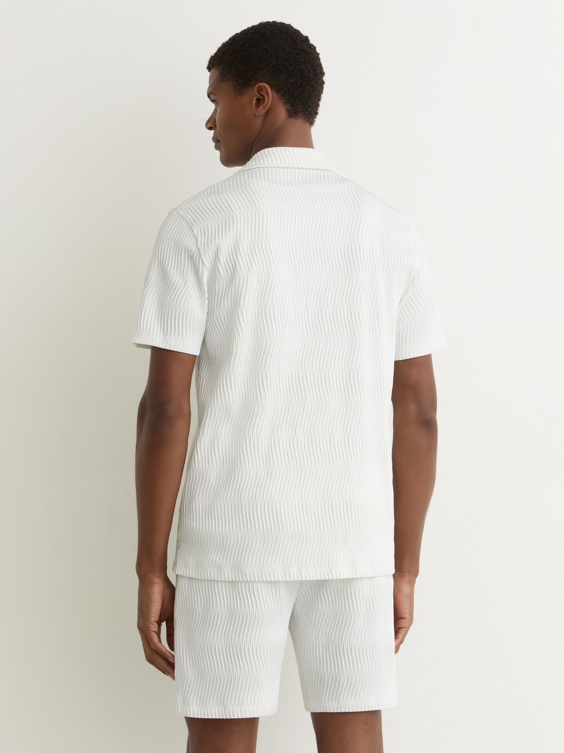 Textured-Wave Cuban-Collar Shirt in White - image 4