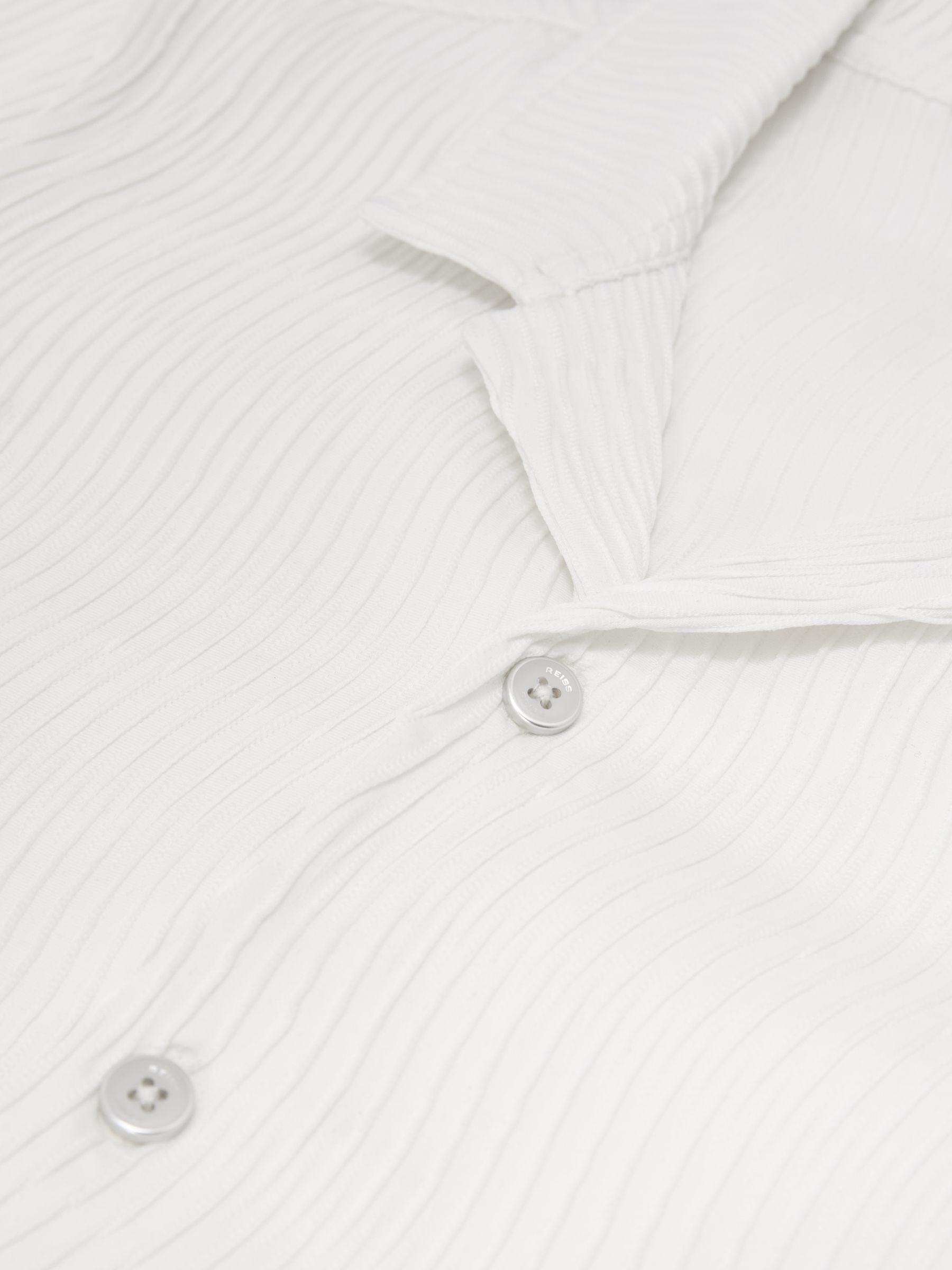 Textured-Wave Cuban-Collar Shirt in White - Image 6 of 6