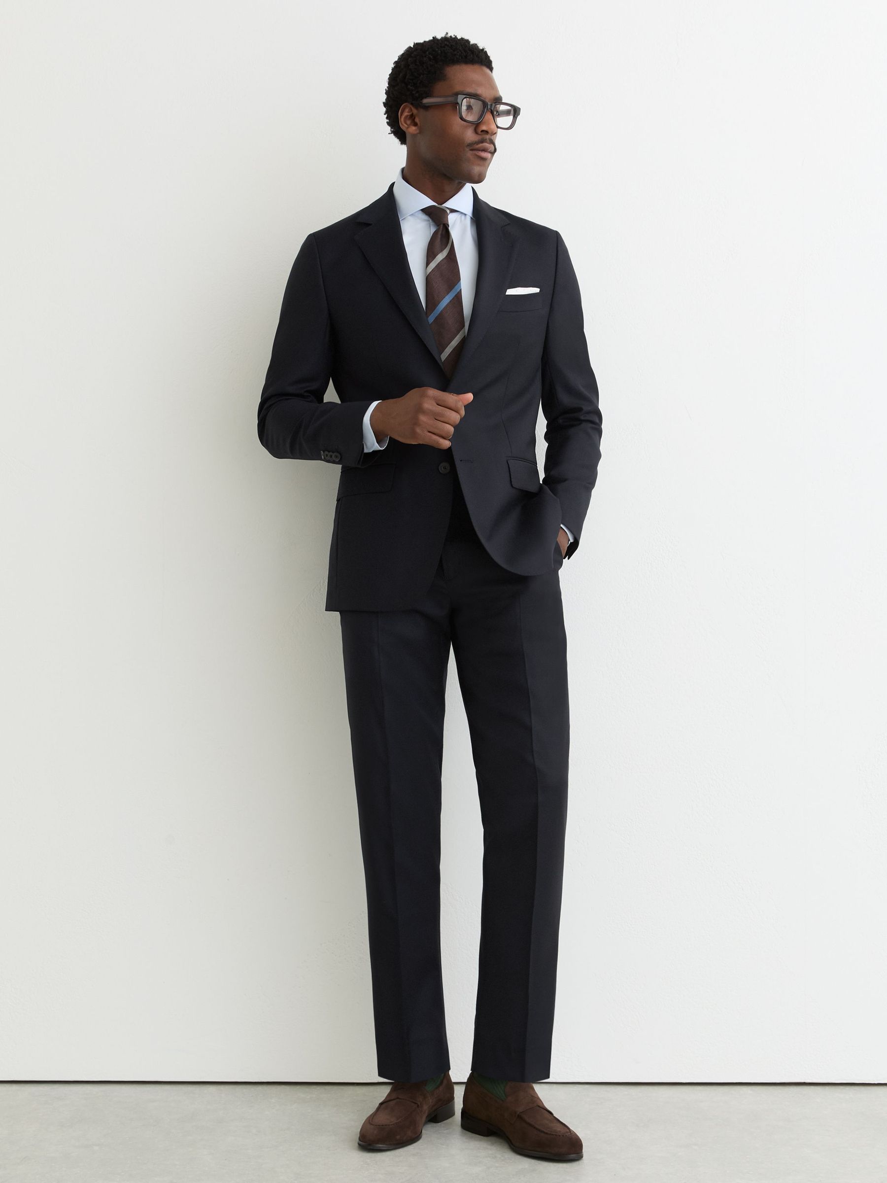 Wool Twill Single-Breasted Suit Blazer Classic-Fit in Navy - Image 2 of 8