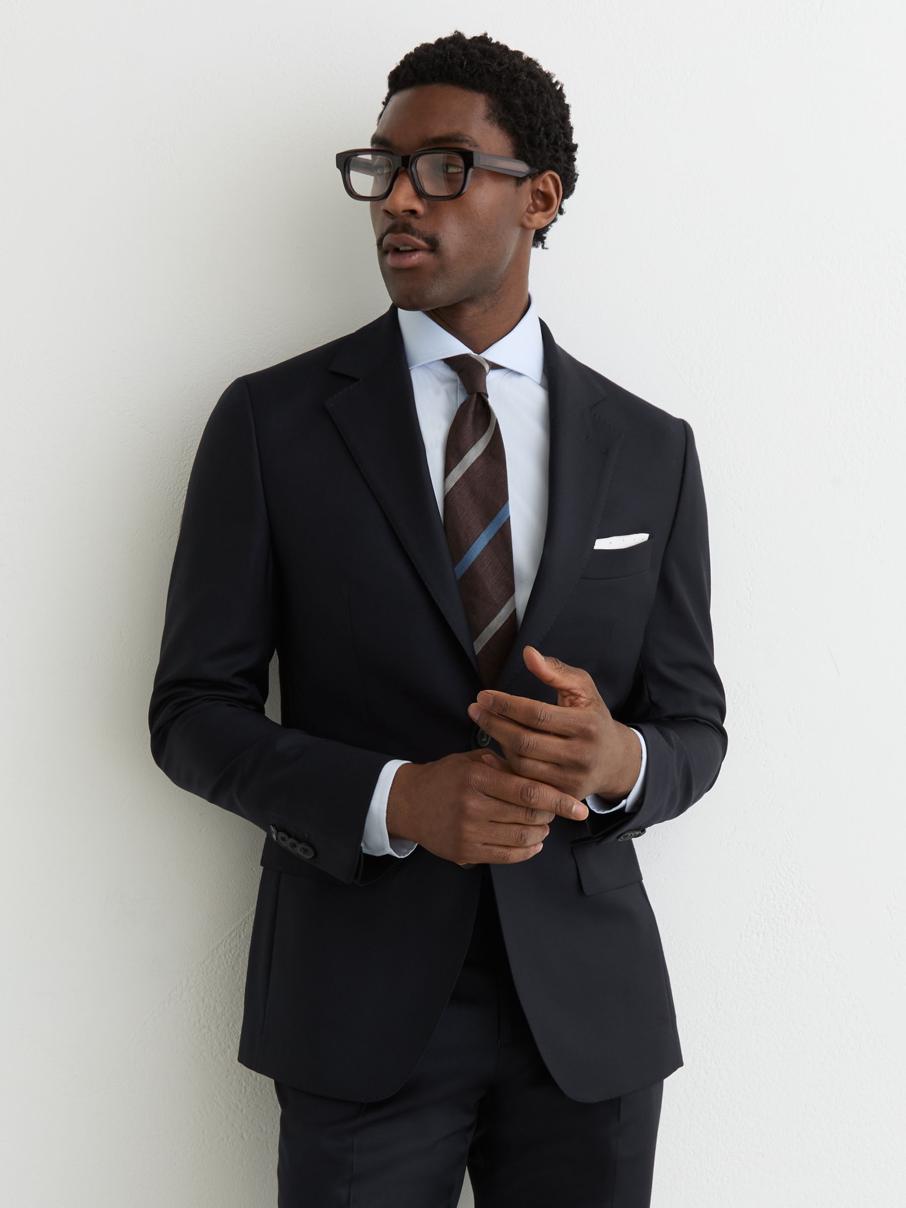 Wool Twill Single-Breasted Suit Blazer Classic-Fit in Navy - Image 3 of 8