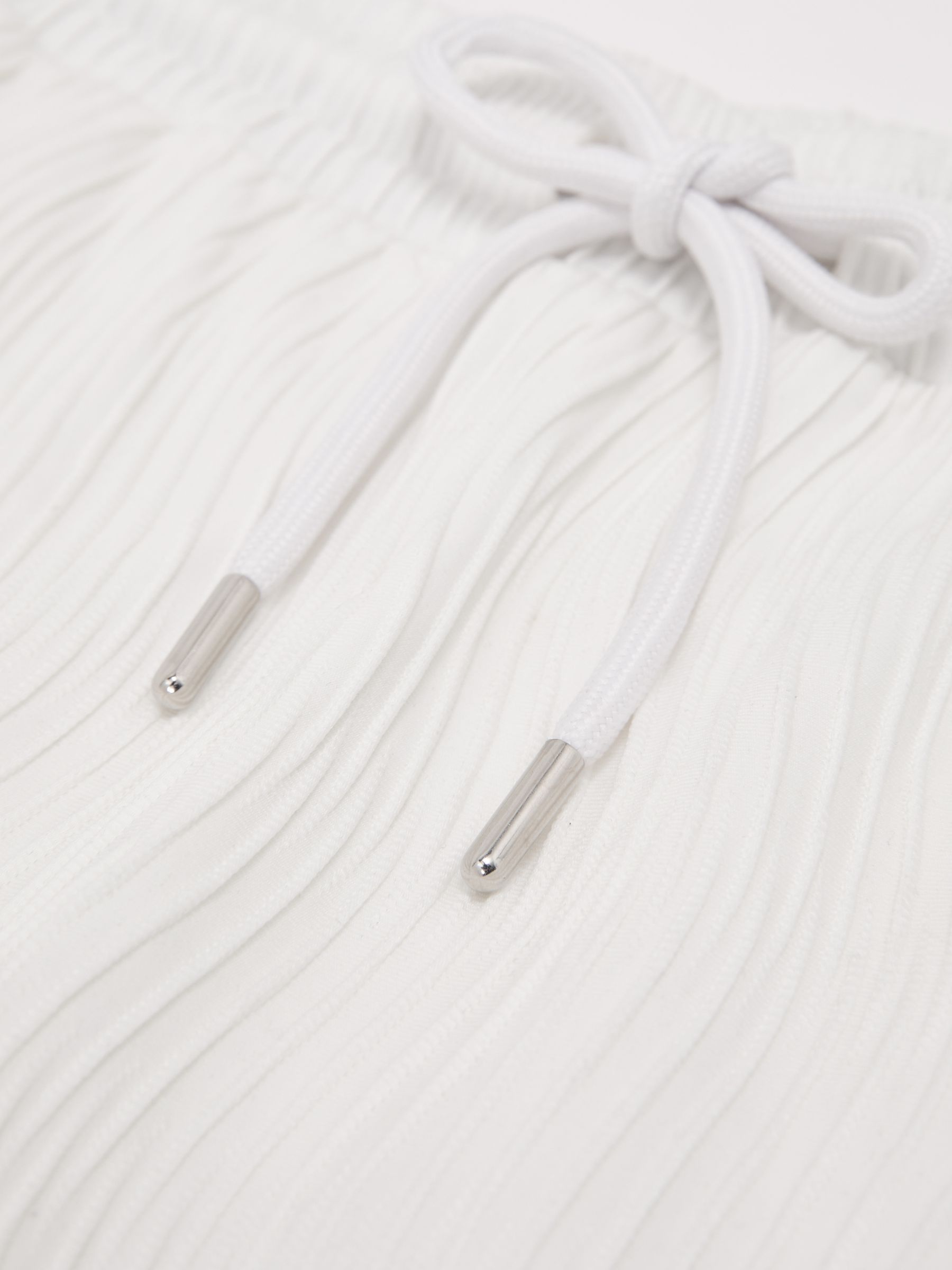 Textured-Wave Drawstring Shorts in White - image 3