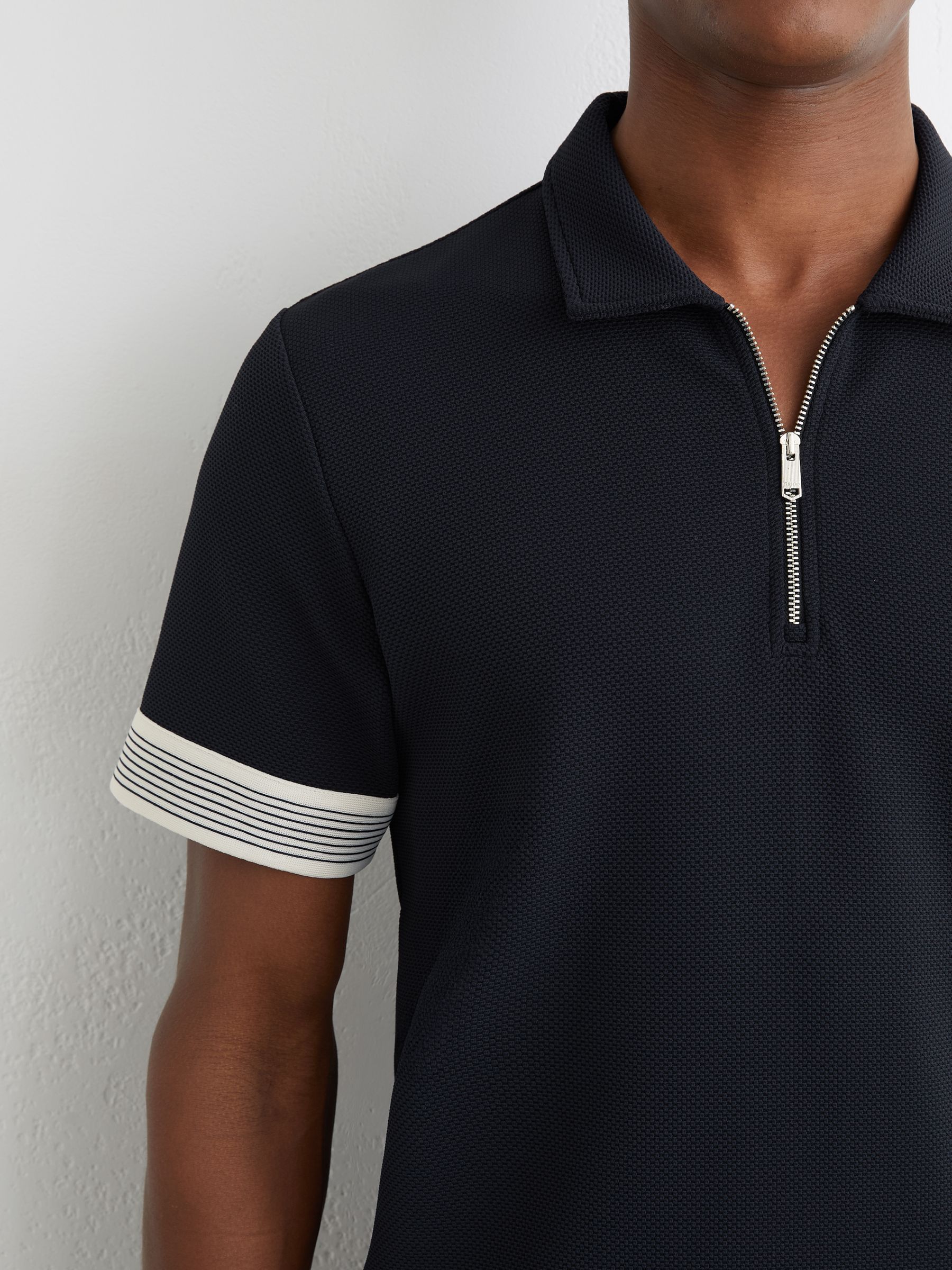 أزرق داكن - Reiss Bruno Sleeve-Trim Half-Zip Polo Shirts - صورة 4 من 6