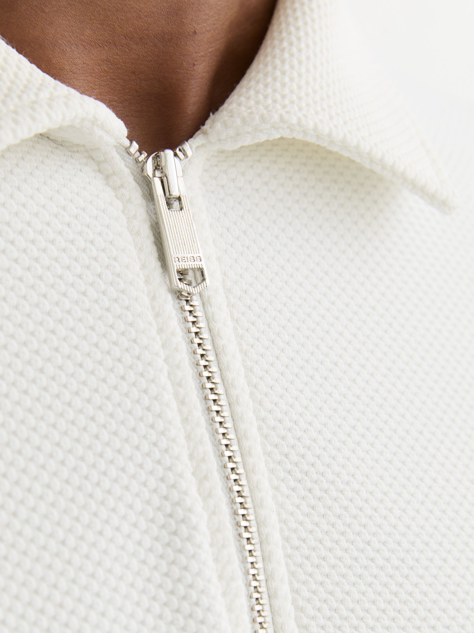 أبيض - Reiss Bruno Sleeve-Trim Half-Zip Polo Shirts - صورة 5 من 7