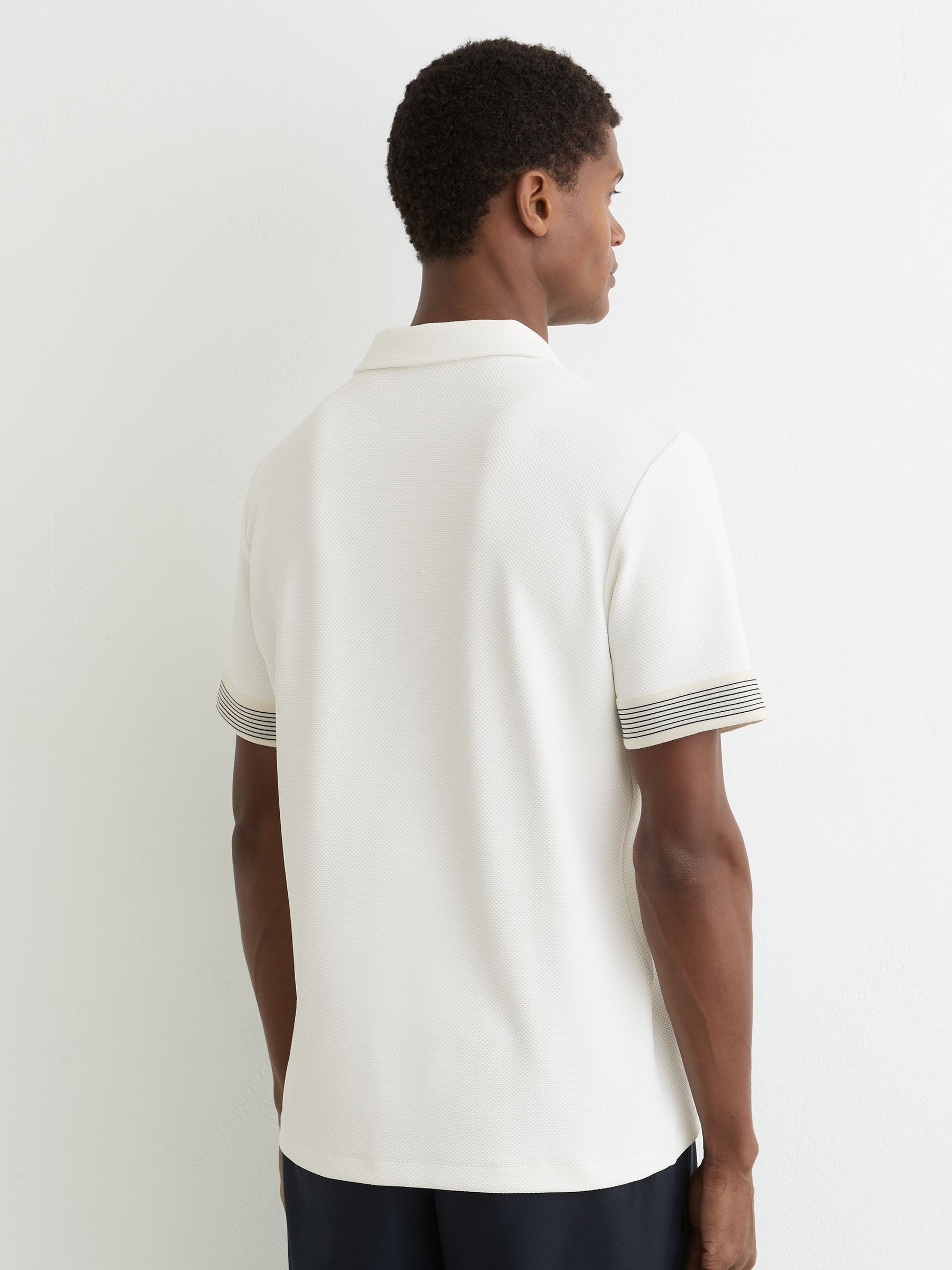 أبيض - Reiss Bruno Sleeve-Trim Half-Zip Polo Shirts - صورة 6 من 7