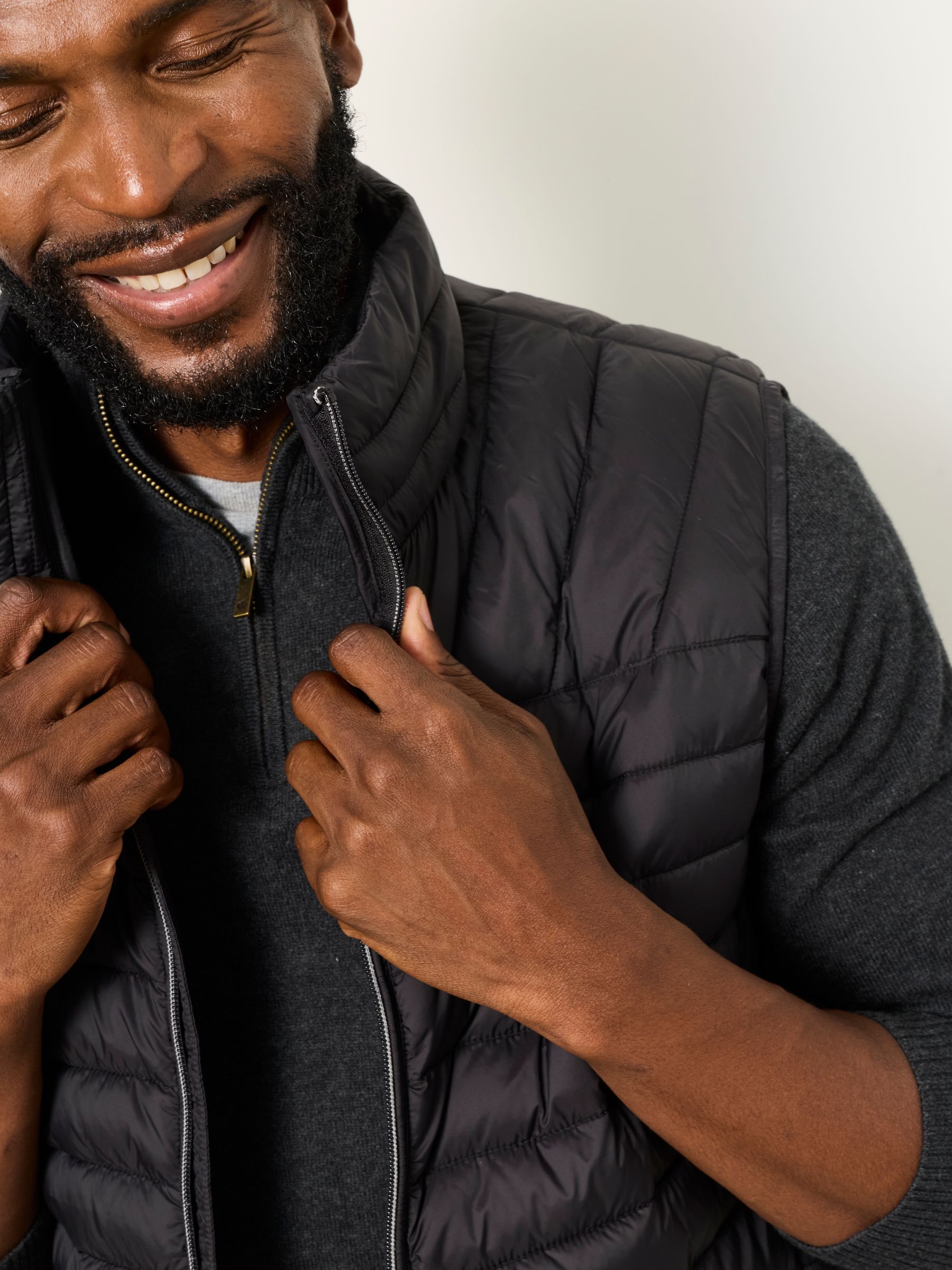 Dartmouth Black Lightweight Quilted Gilet - Image 3 of 7