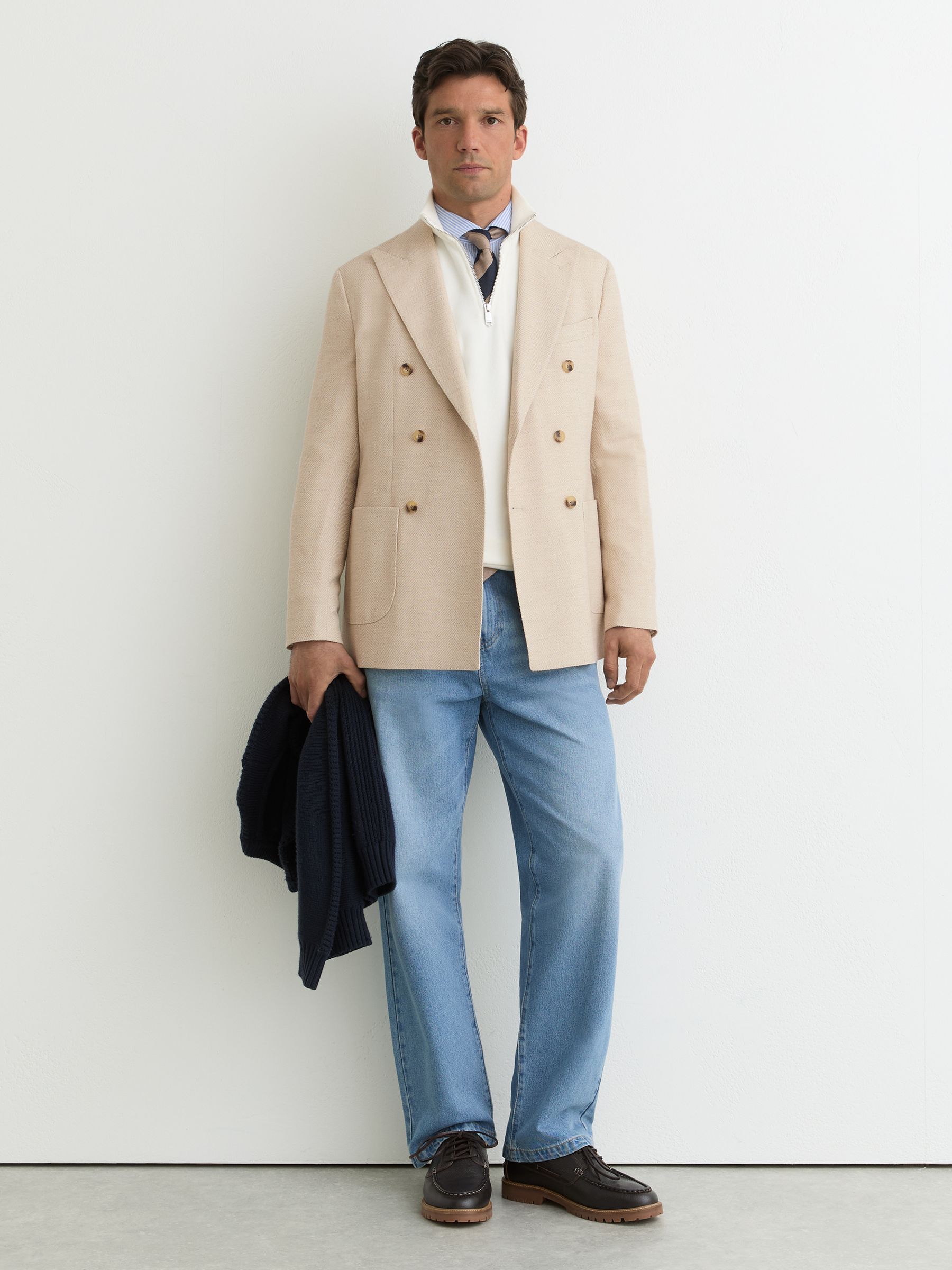 Double-Breasted Herringbone Blazer Tailored-Fit with Cotton in Stone - Image 3 de 9