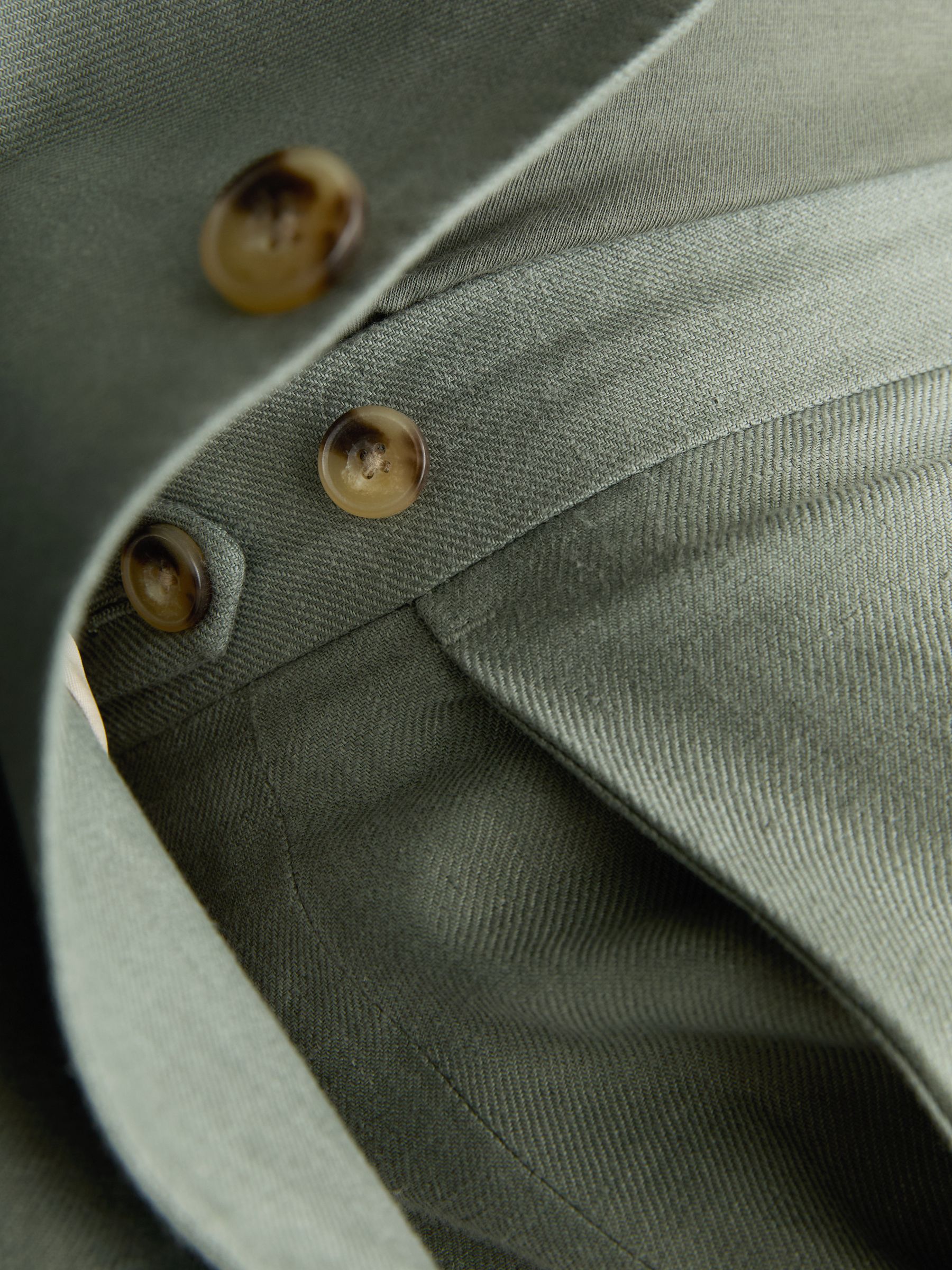 Linen-Twill Tailored-Fit Suit Trousers in Sage - Image 4 de 7