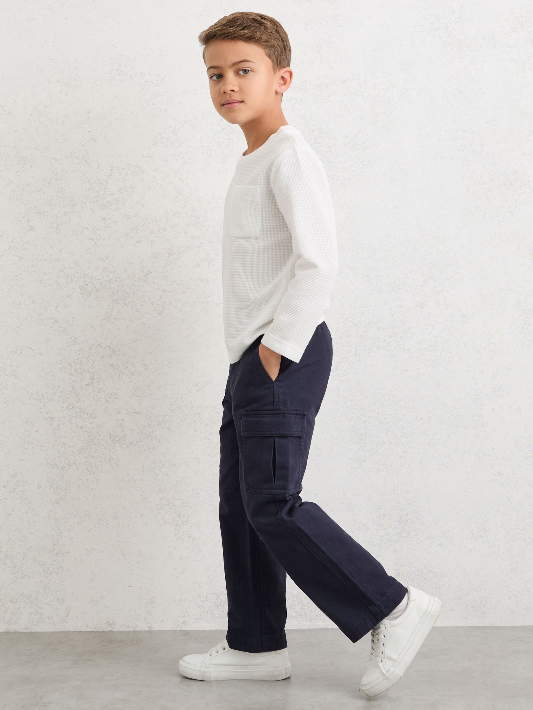 T-Shirt in White - Image 4 of 5