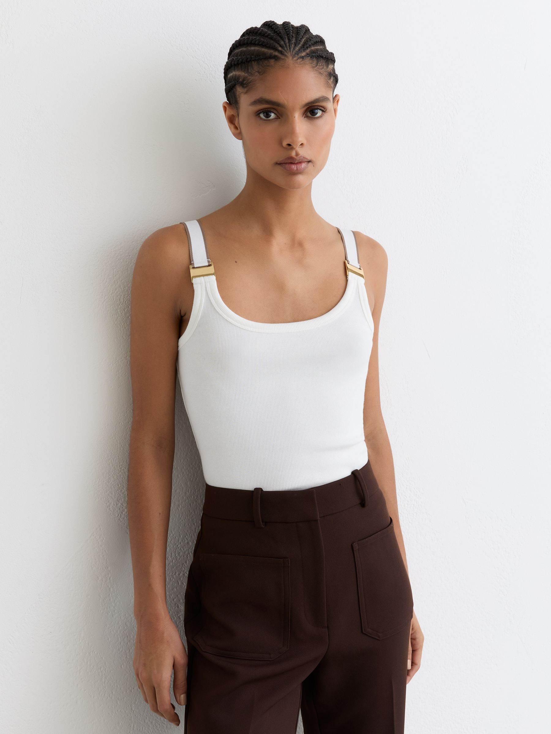 أبيض/بني فاتح - Reiss Vinnie Stretch-Cotton Hardware-Detail Vest - صورة 3 من 6