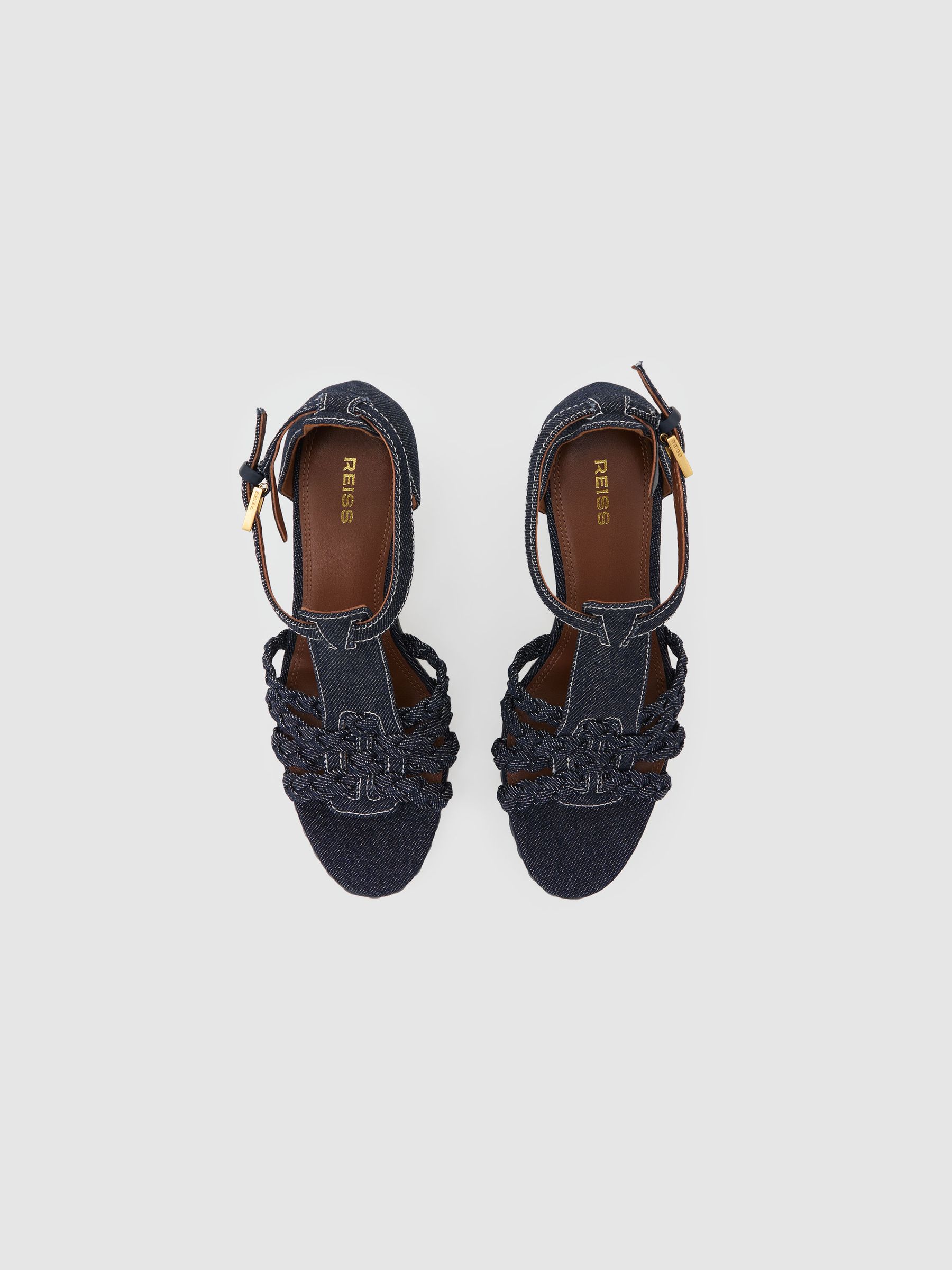 Blå flätade kilklackade sandaler i denim med remmar - Bild 3 av 6