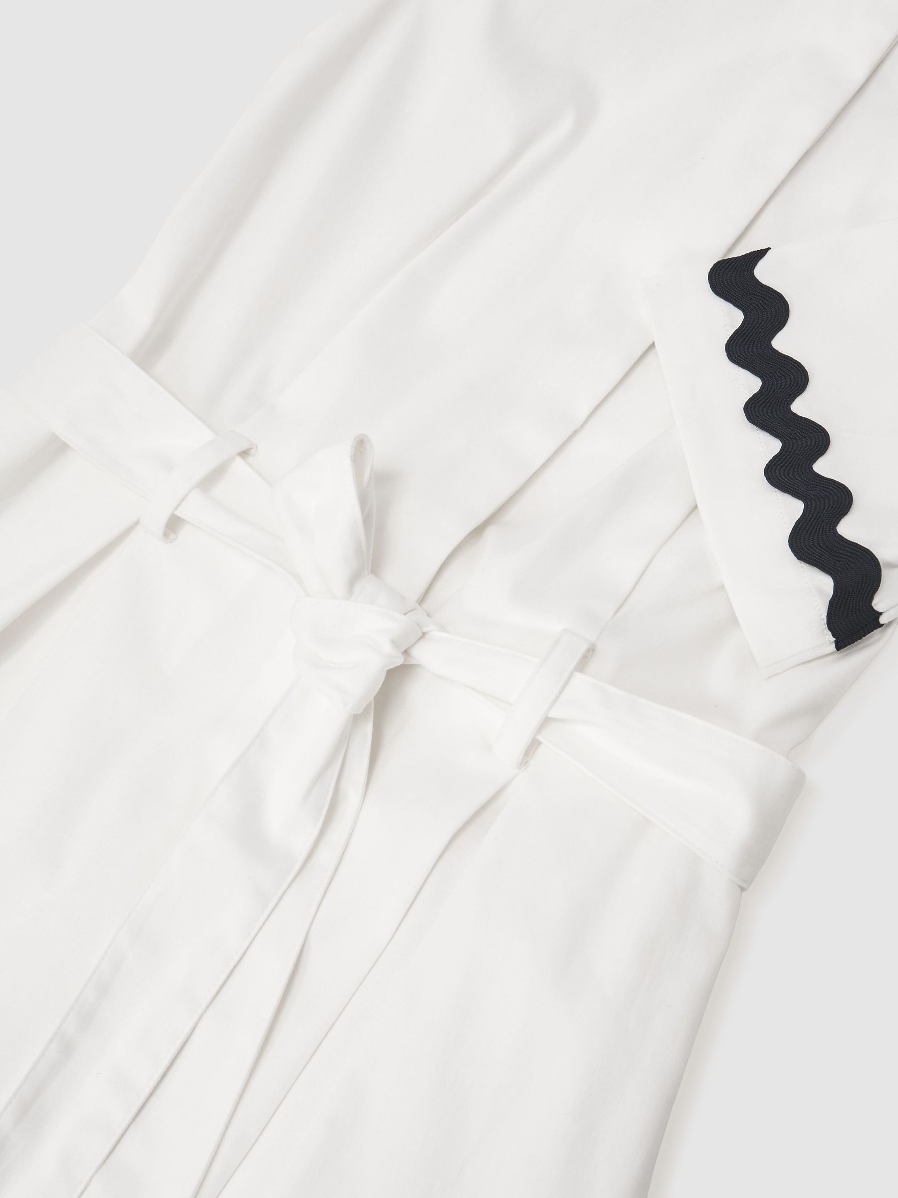Stretch-Cotton Wave-Trim Midi Dress in Ivory/Navy - image 3