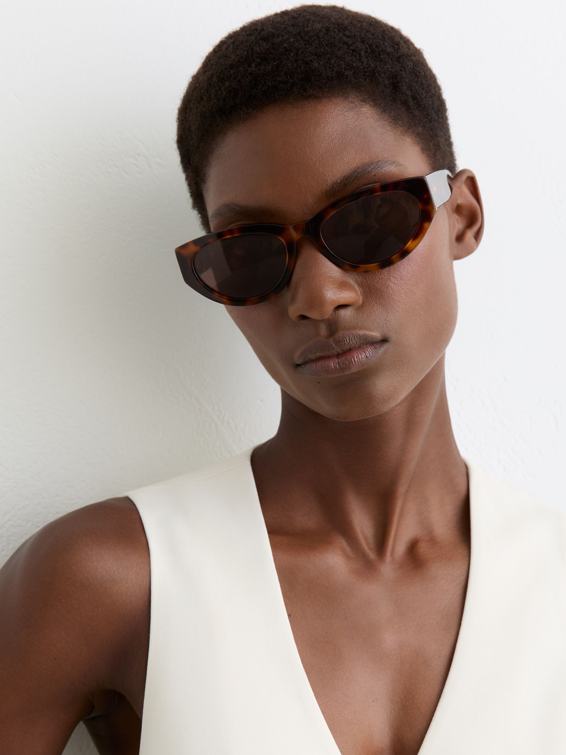 Button-Through Tailored Waistcoat in Cream - Image 4 of 6